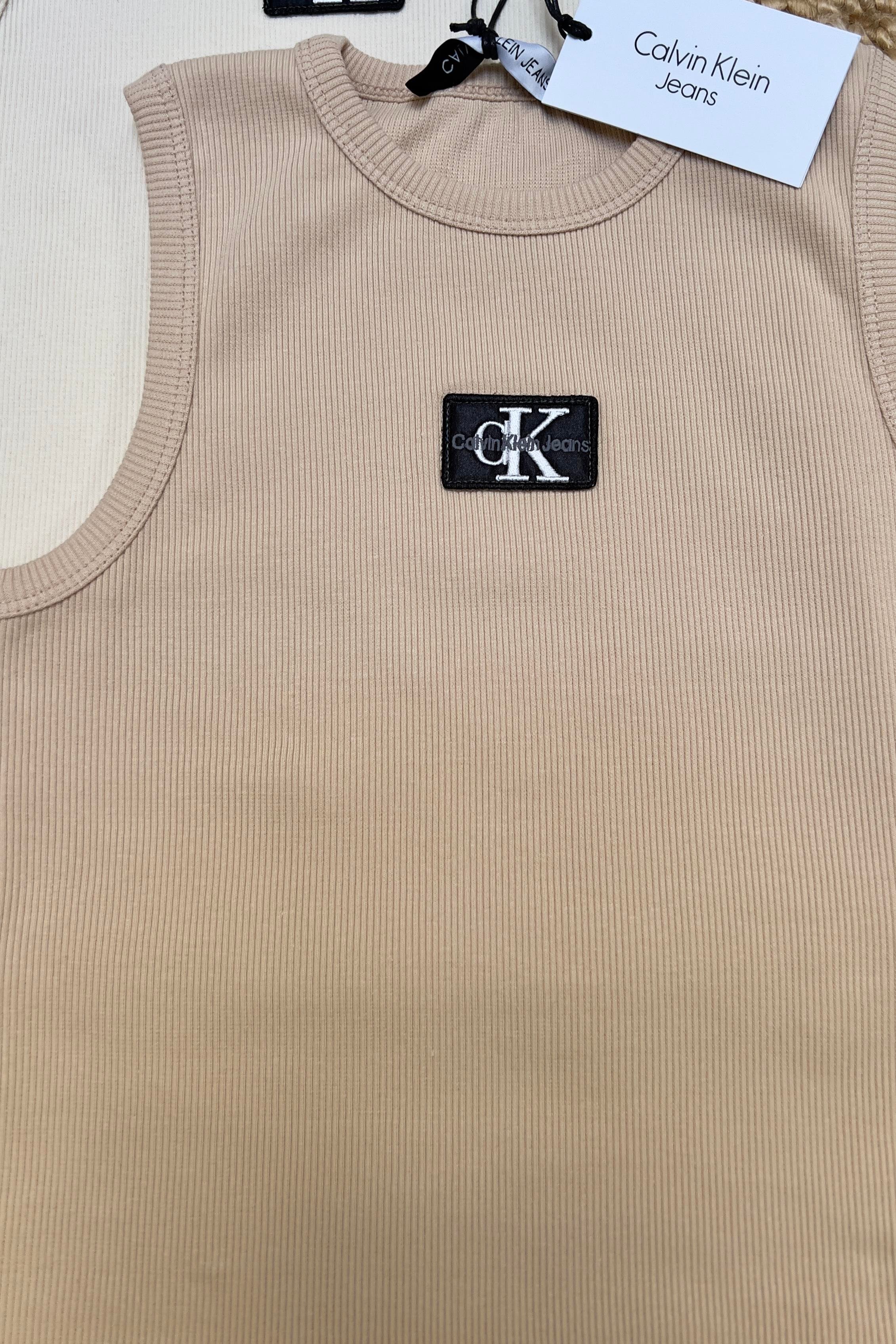 Bej Logolu kolsuz Tshirt uygun fiyatlarda www.butikhola.com adresinde