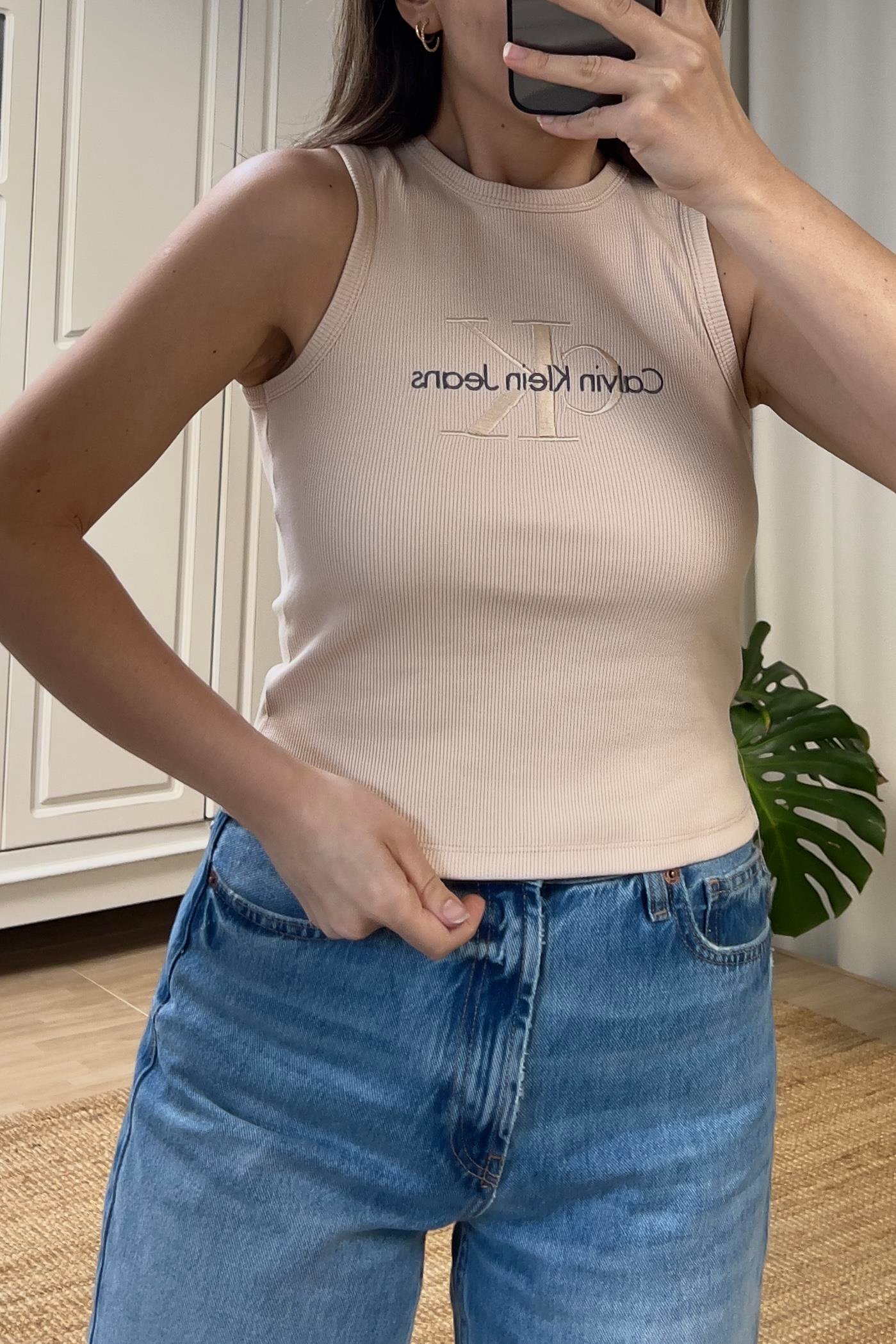Bej Yazı Logolu Kolsuz Tshirt uygun fiyatlarda www.butikhola.com adresinde