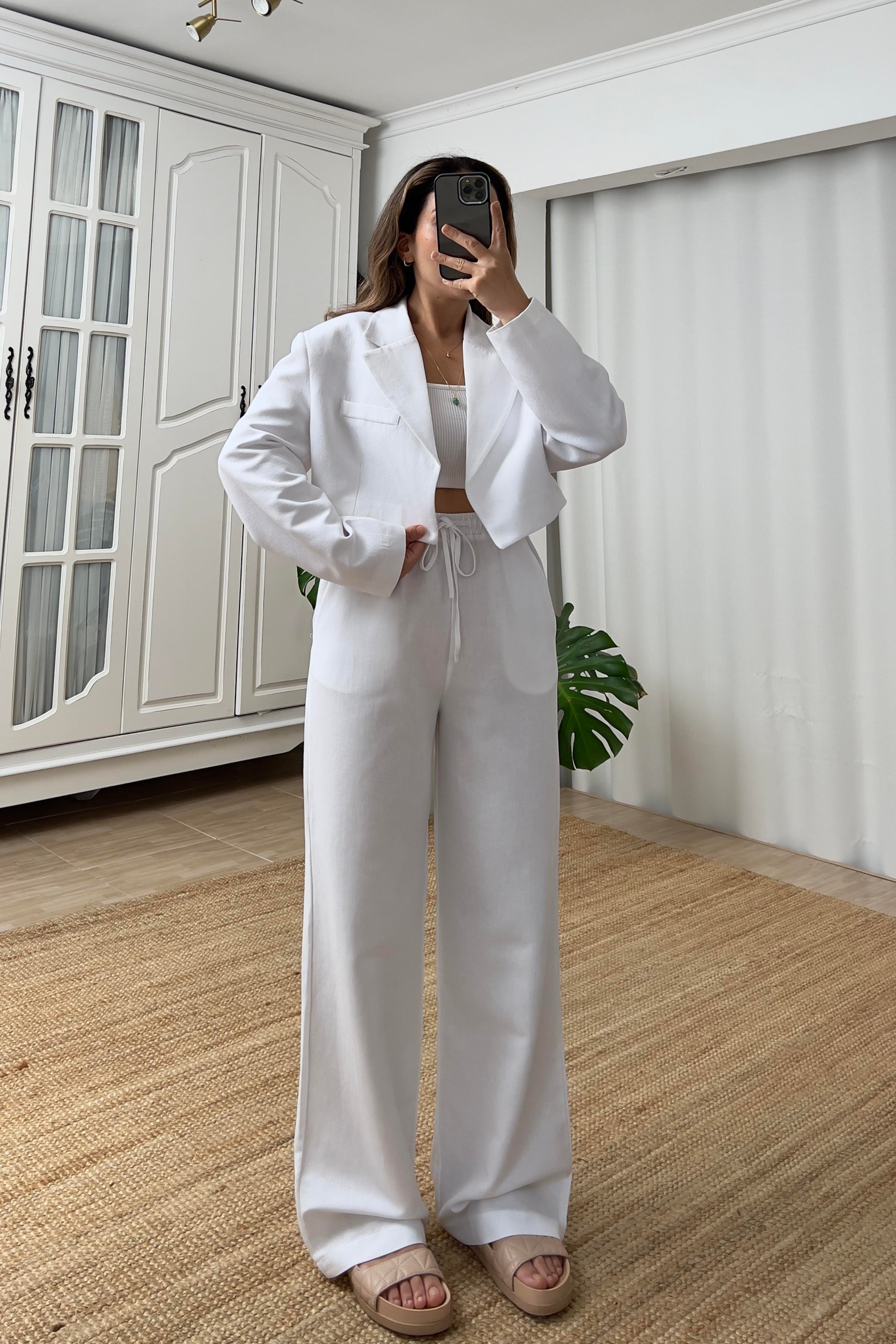 Beyaz Beli İpli Cepli Keten Pantolon uygun fiyatlarda www.butikhola.com adresinde