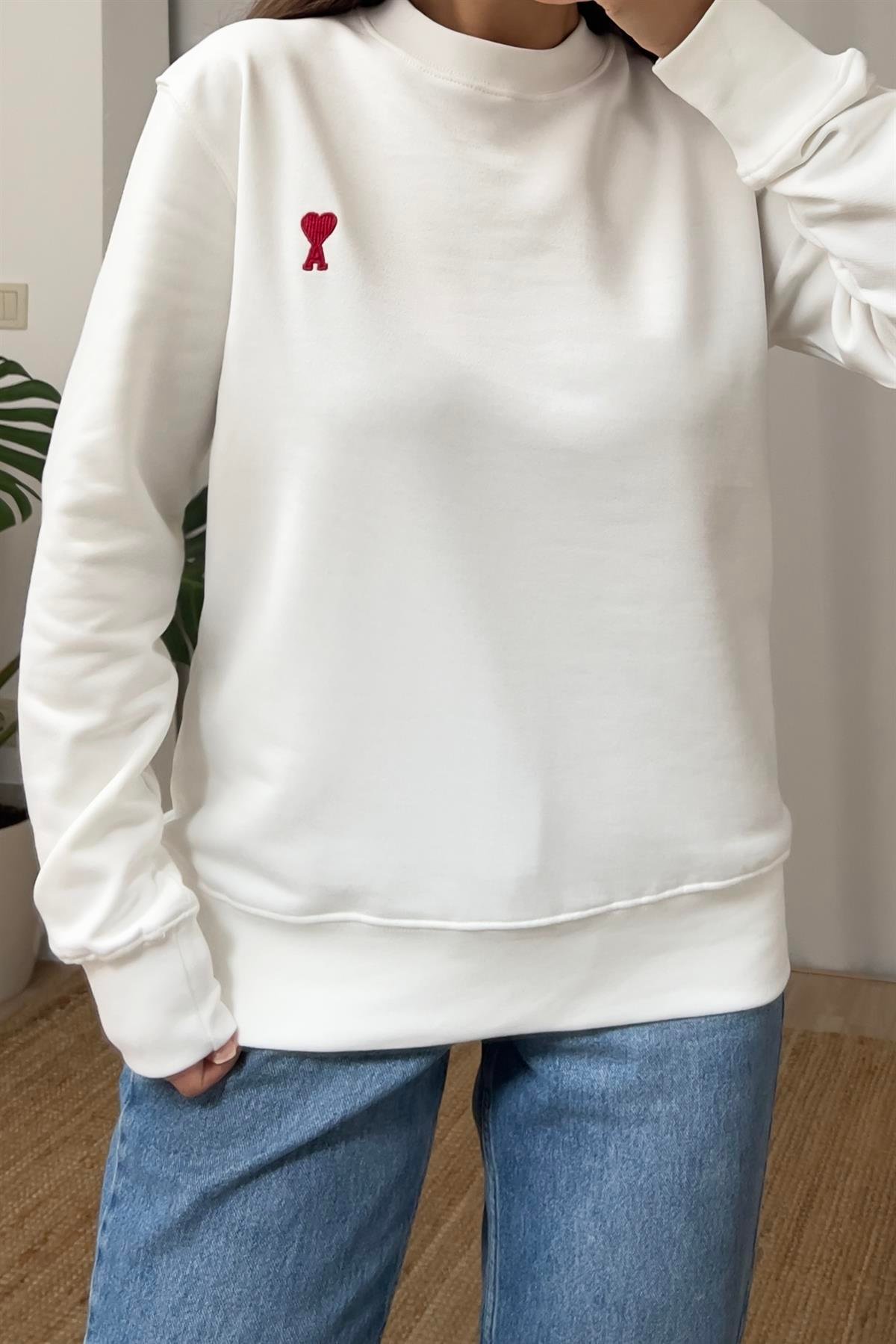 Beyaz Bisiklet Yaka Logolu Sweatshirt uygun fiyatlarda www.butikhola.com adresinde