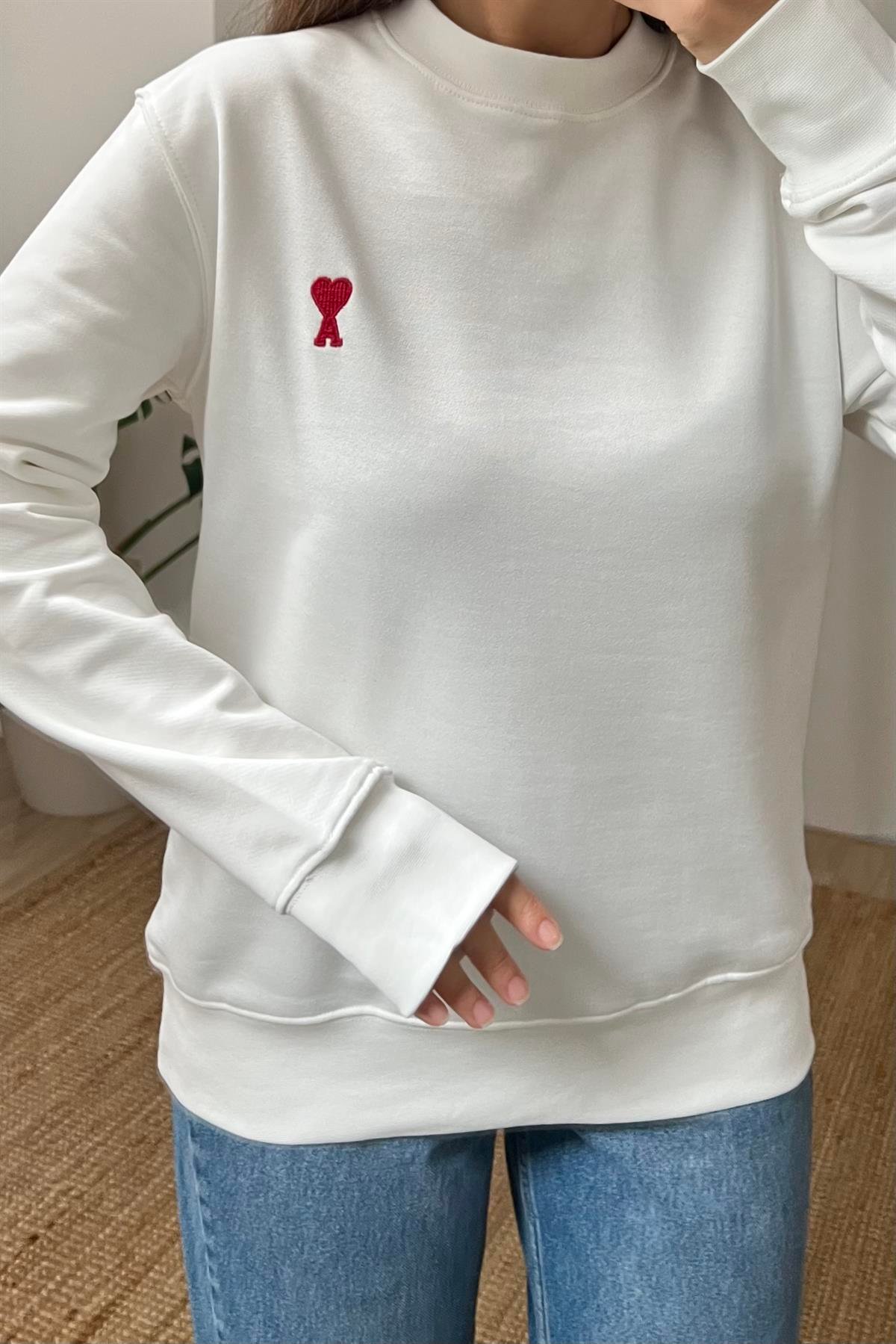 Beyaz Bisiklet Yaka Logolu Sweatshirt uygun fiyatlarda www.butikhola.com adresinde