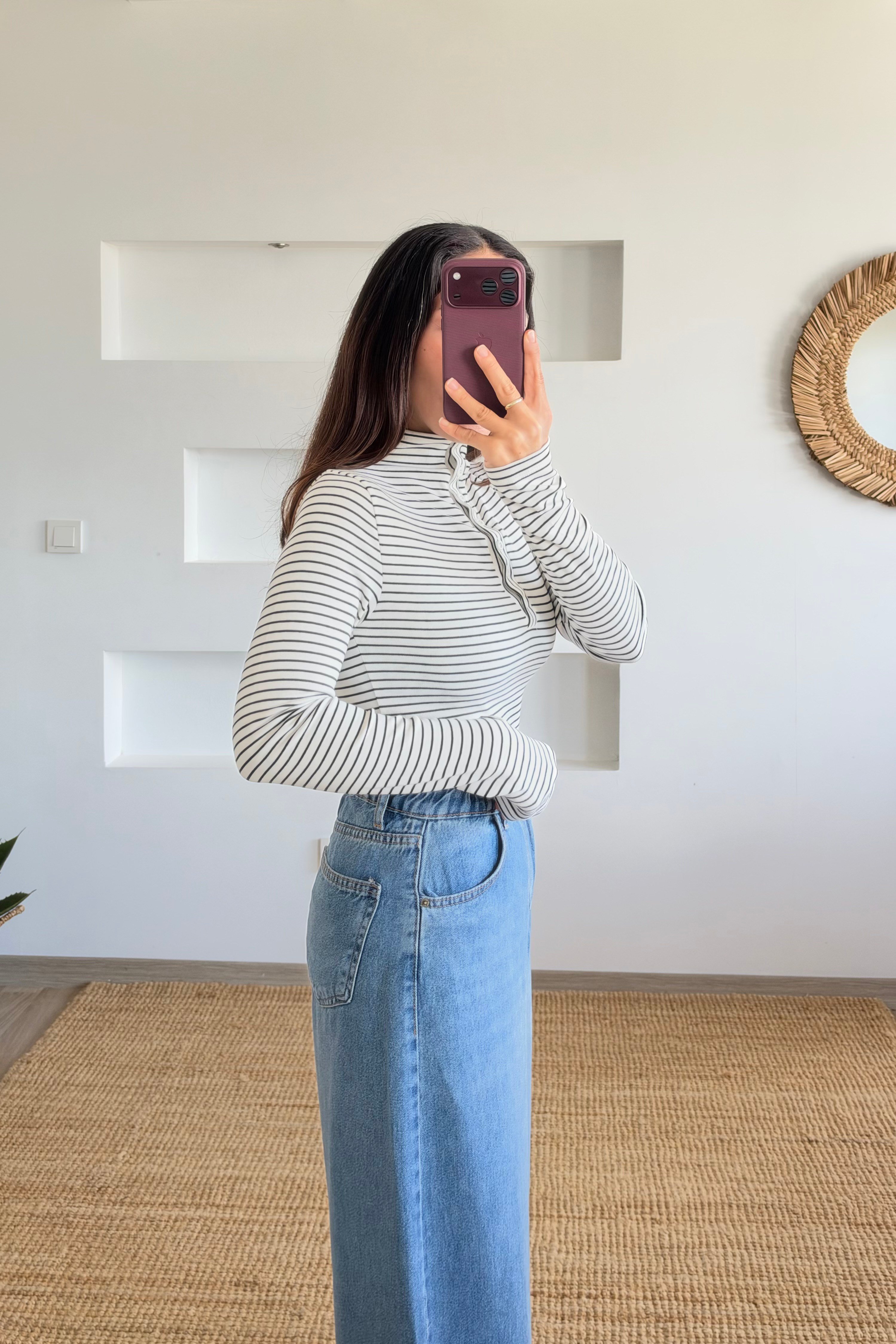 Beyaz Çizgili Düğmeli Dik Yaka Bluz uygun fiyatlarda www.butikhola.com adresinde