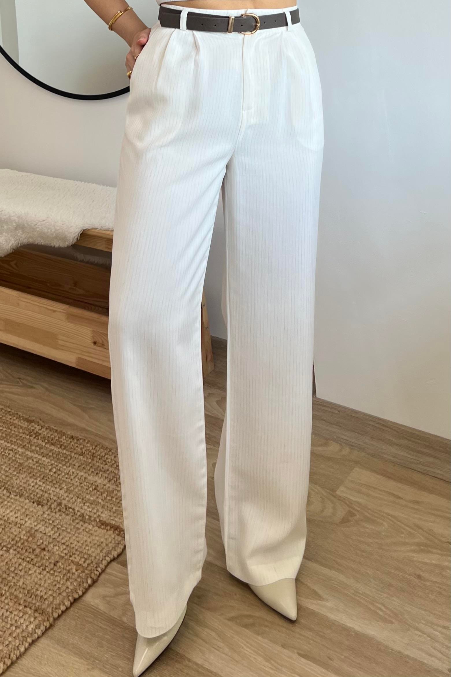 Beyaz Çizgili Kemerli Pantolon uygun fiyatlarda www.butikhola.com adresinde
