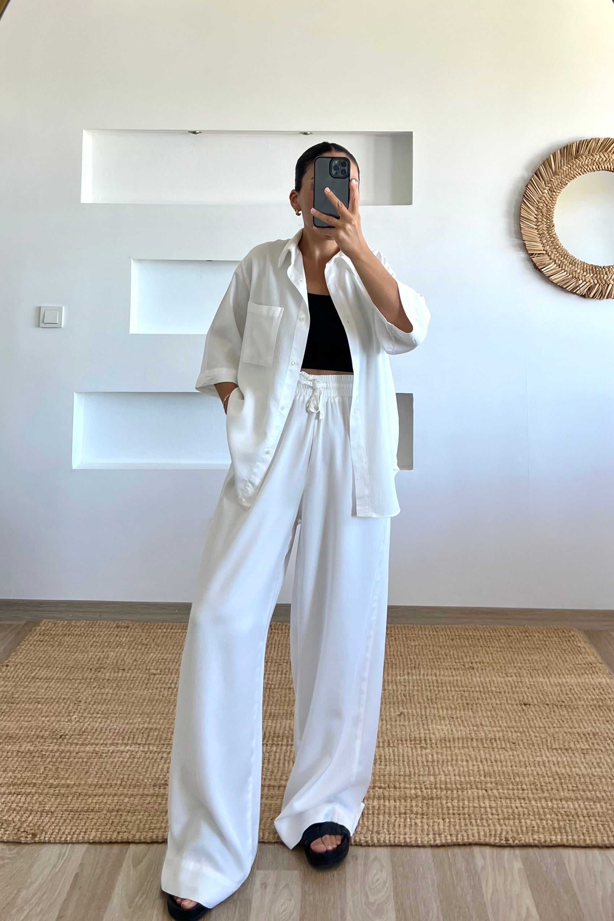 Beyaz Dökümlü Tensel Gömlek Pantolon Takım uygun fiyatlarda www.butikhola.com adresinde