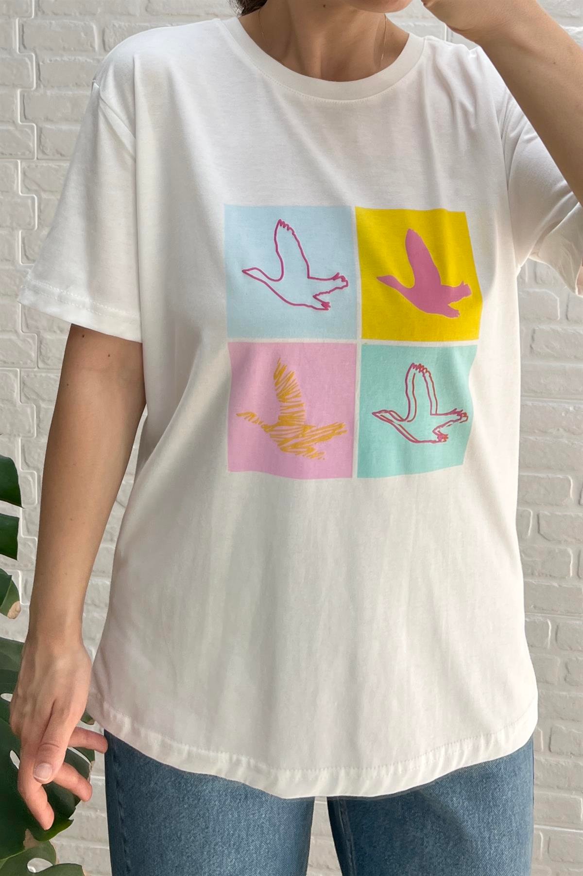 Beyaz Dört Kuşlu Tshirt uygun fiyatlarda www.butikhola.com adresinde
