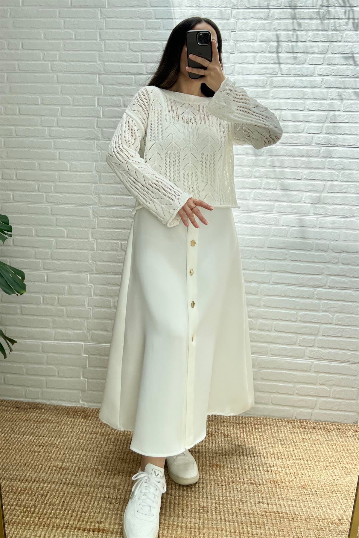 Beyaz Gold Düğmeli Maksi Etek uygun fiyatlarda www.butikhola.com adresinde