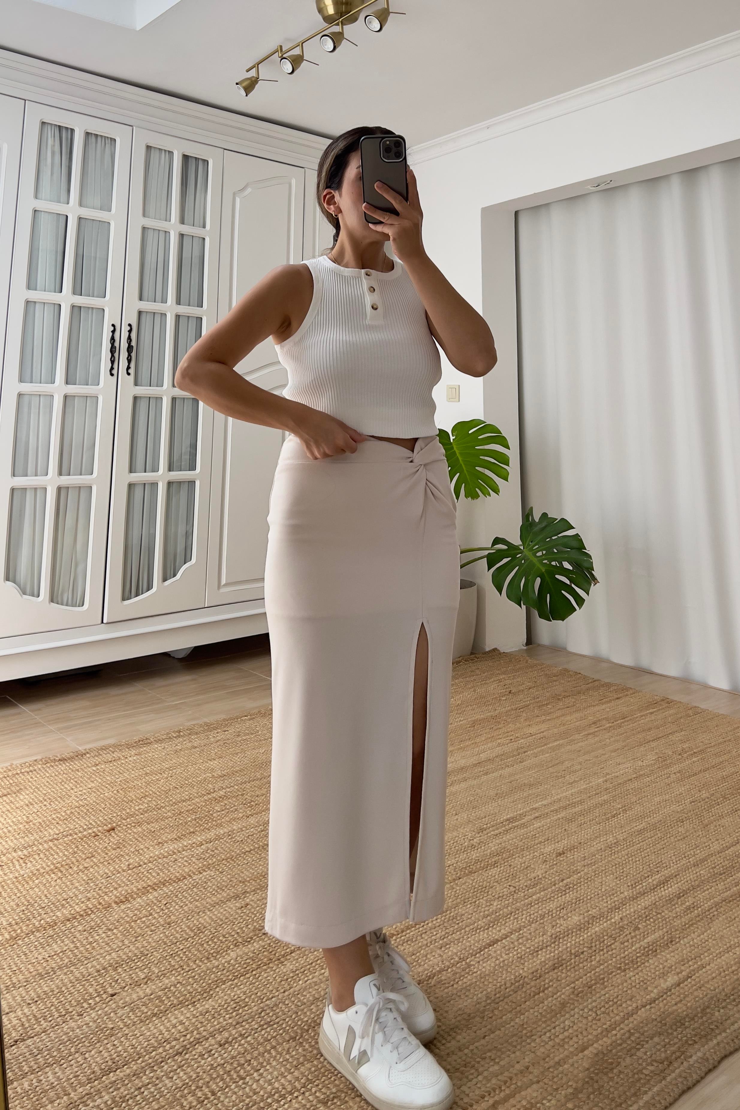Beyaz Kendinden Fitilli Kolsuz Bluz uygun fiyatlarda www.butikhola.com adresinde