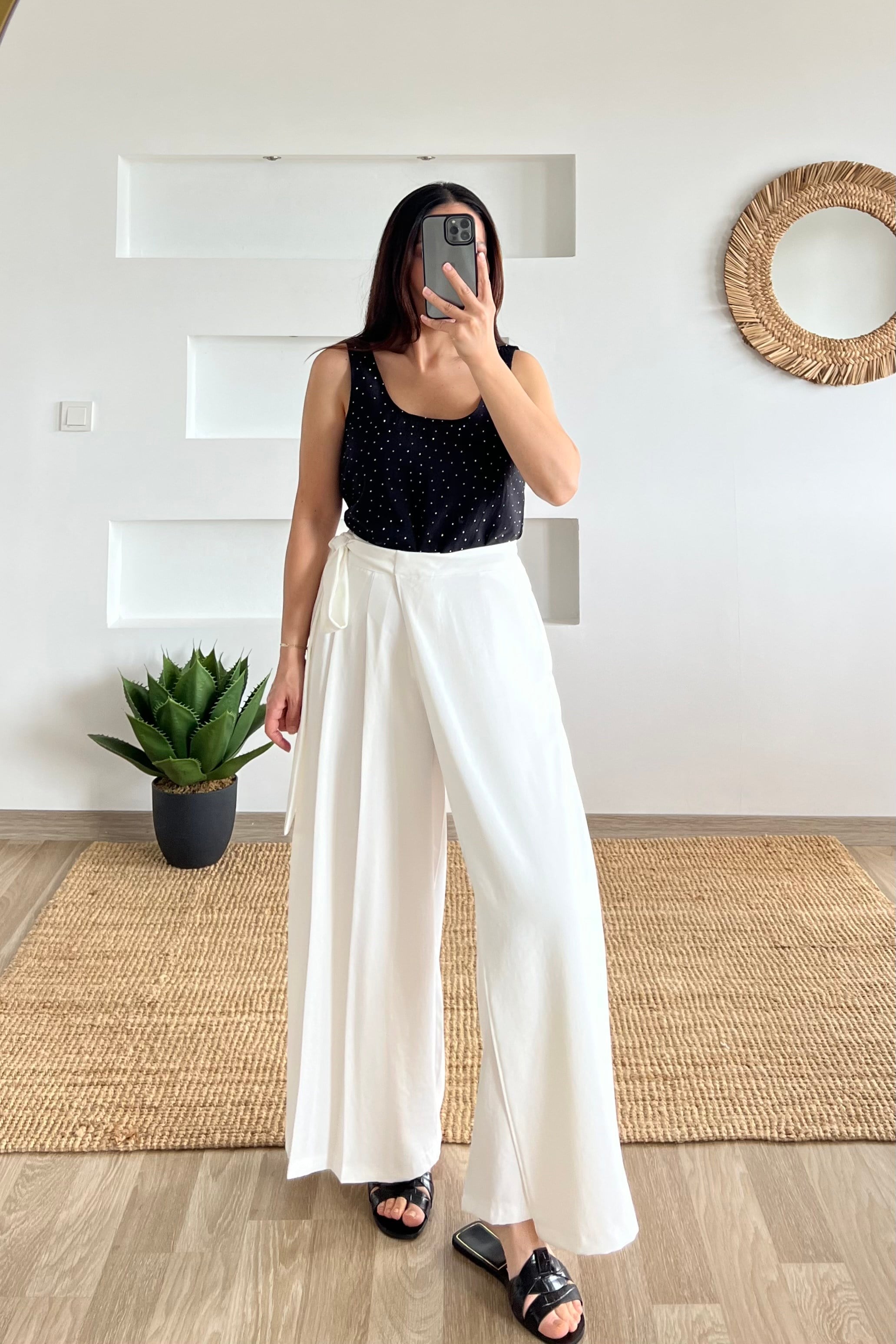 Beyaz Kendinden Kuşaklı Pileli Pantolon uygun fiyatlarda www.butikhola.com adresinde