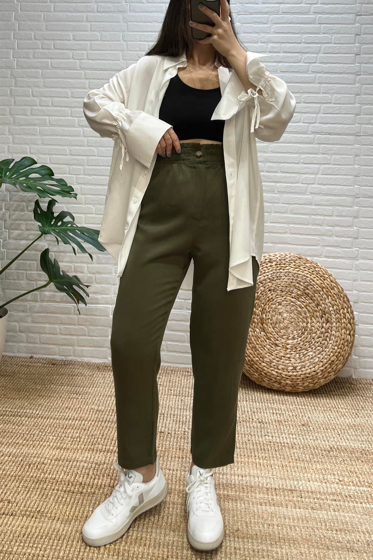 Beyaz Kolu Bağlama Detaylı Tensel Gömlek uygun fiyatlarda www.butikhola.com adresinde
