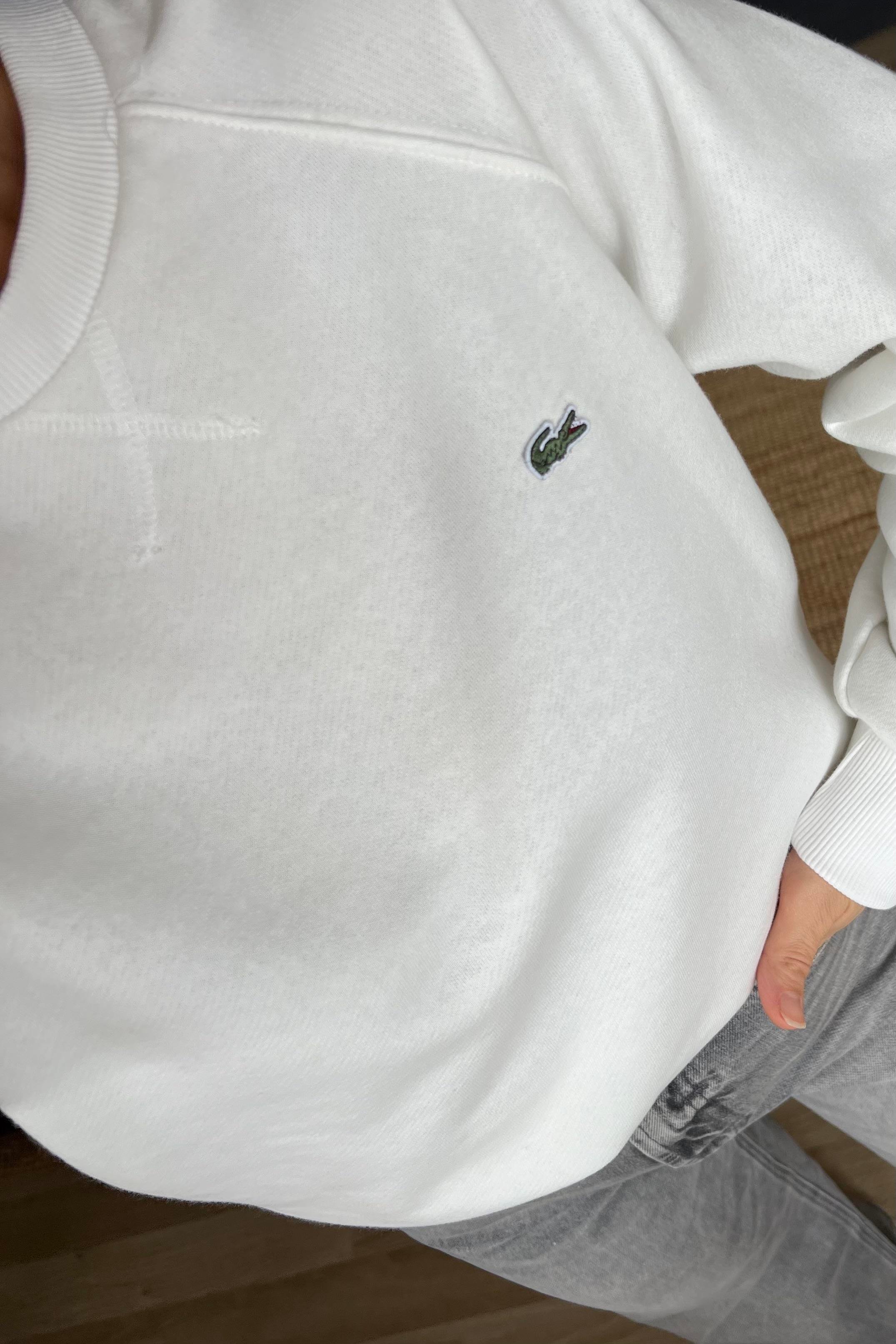 Beyaz Logo Nakışlı Yaka Detaylı Sweatshirt uygun fiyatlarda www.butikhola.com adresinde