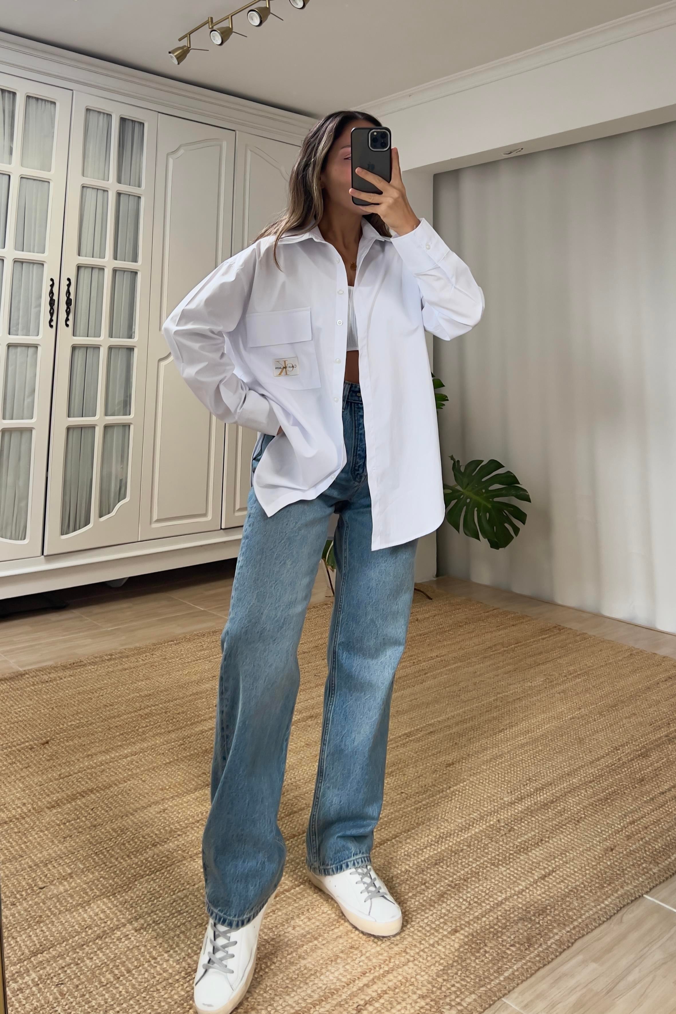 Beyaz Logolu Oversize Poplin Gömlek  uygun fiyatlarda www.butikhola.com adresinde