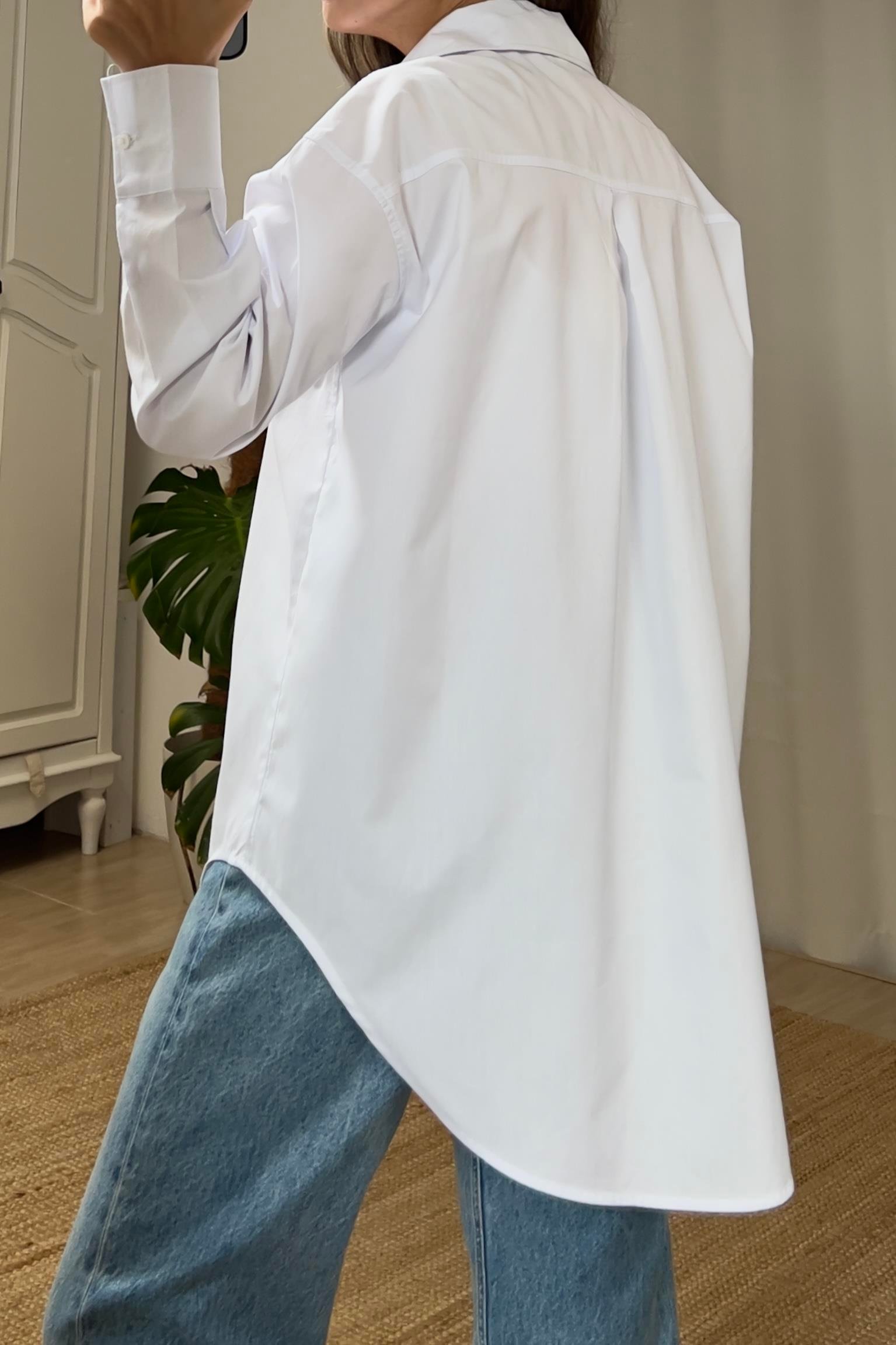 Beyaz Logolu Oversize Poplin Gömlek  uygun fiyatlarda www.butikhola.com adresinde