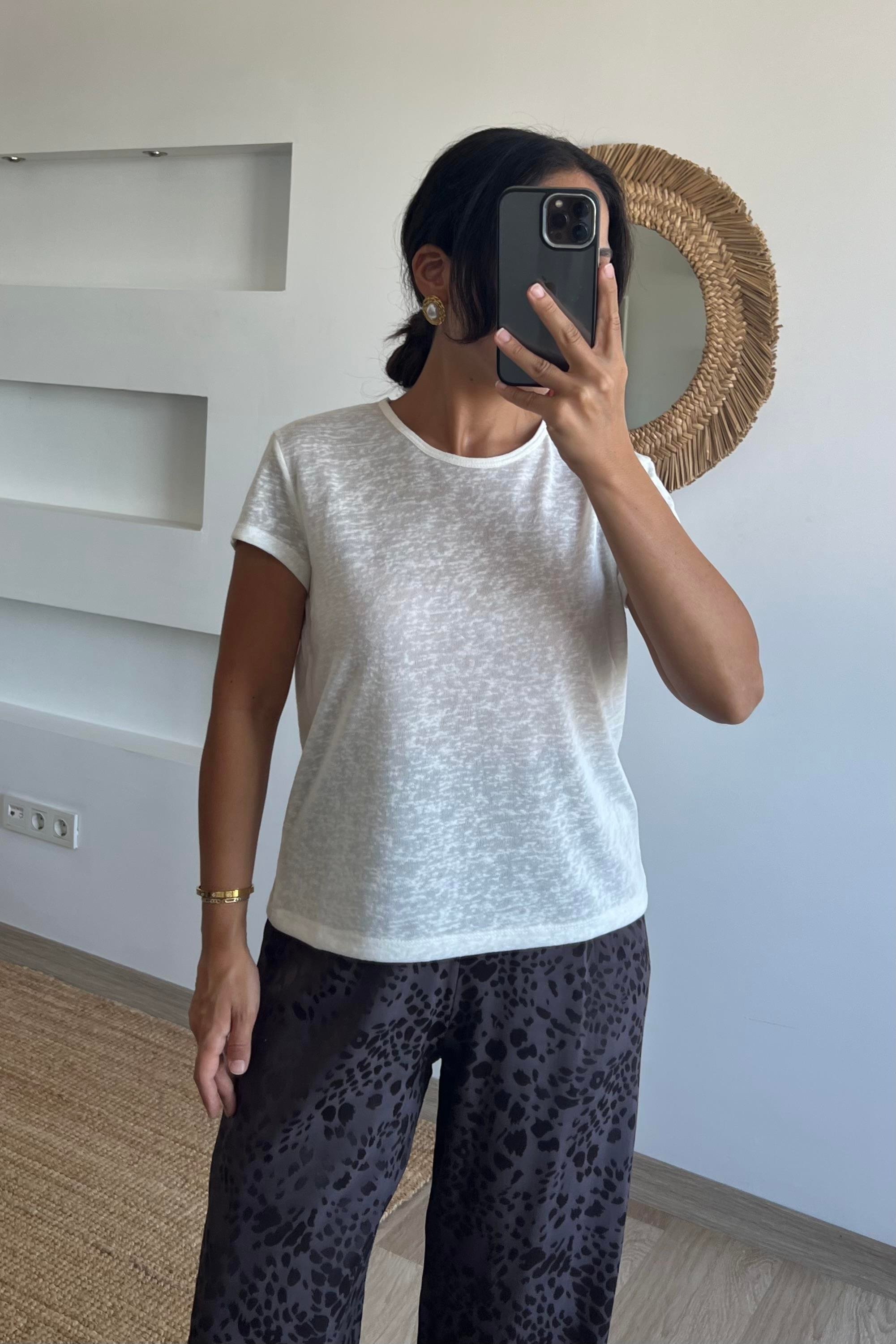 Beyaz MD Keten Tshirt uygun fiyatlarda www.butikhola.com adresinde