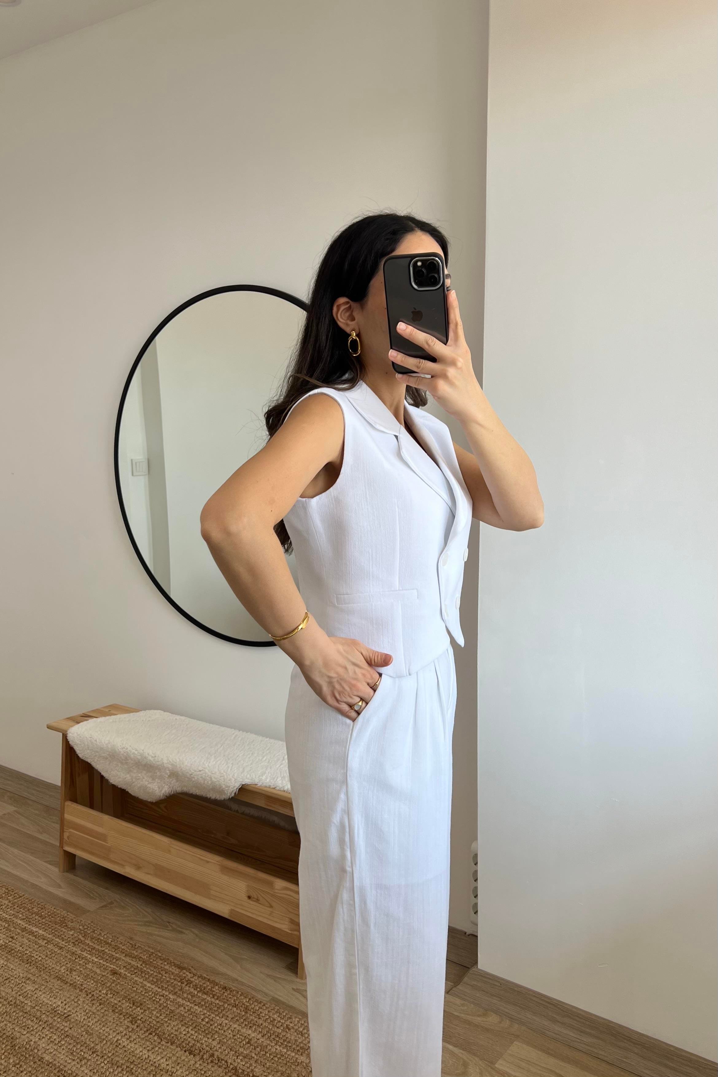 Beyaz Minimal Yelek Pantolon Takım uygun fiyatlarda www.butikhola.com adresinde