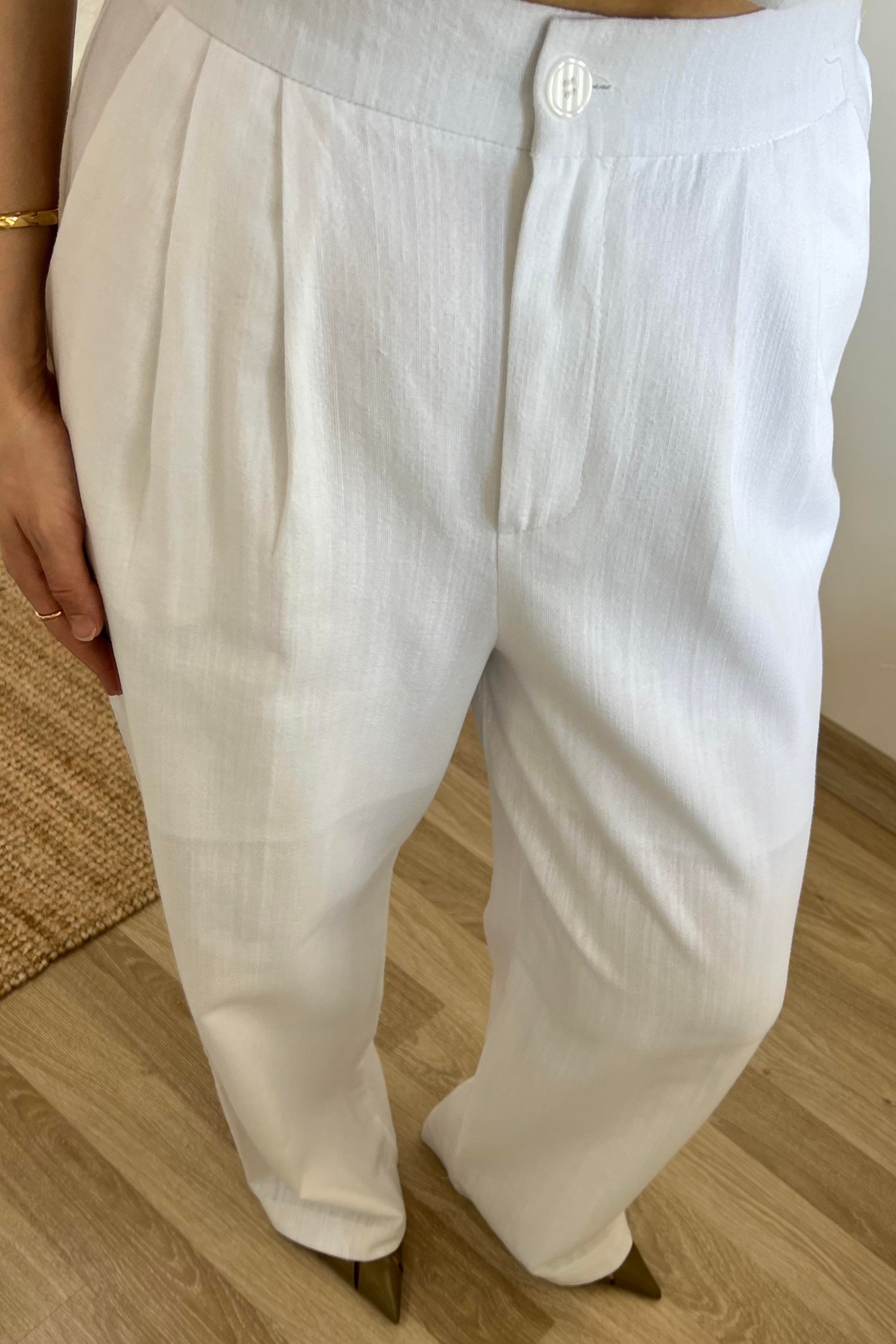 Beyaz Minimal Yelek Pantolon Takım uygun fiyatlarda www.butikhola.com adresinde