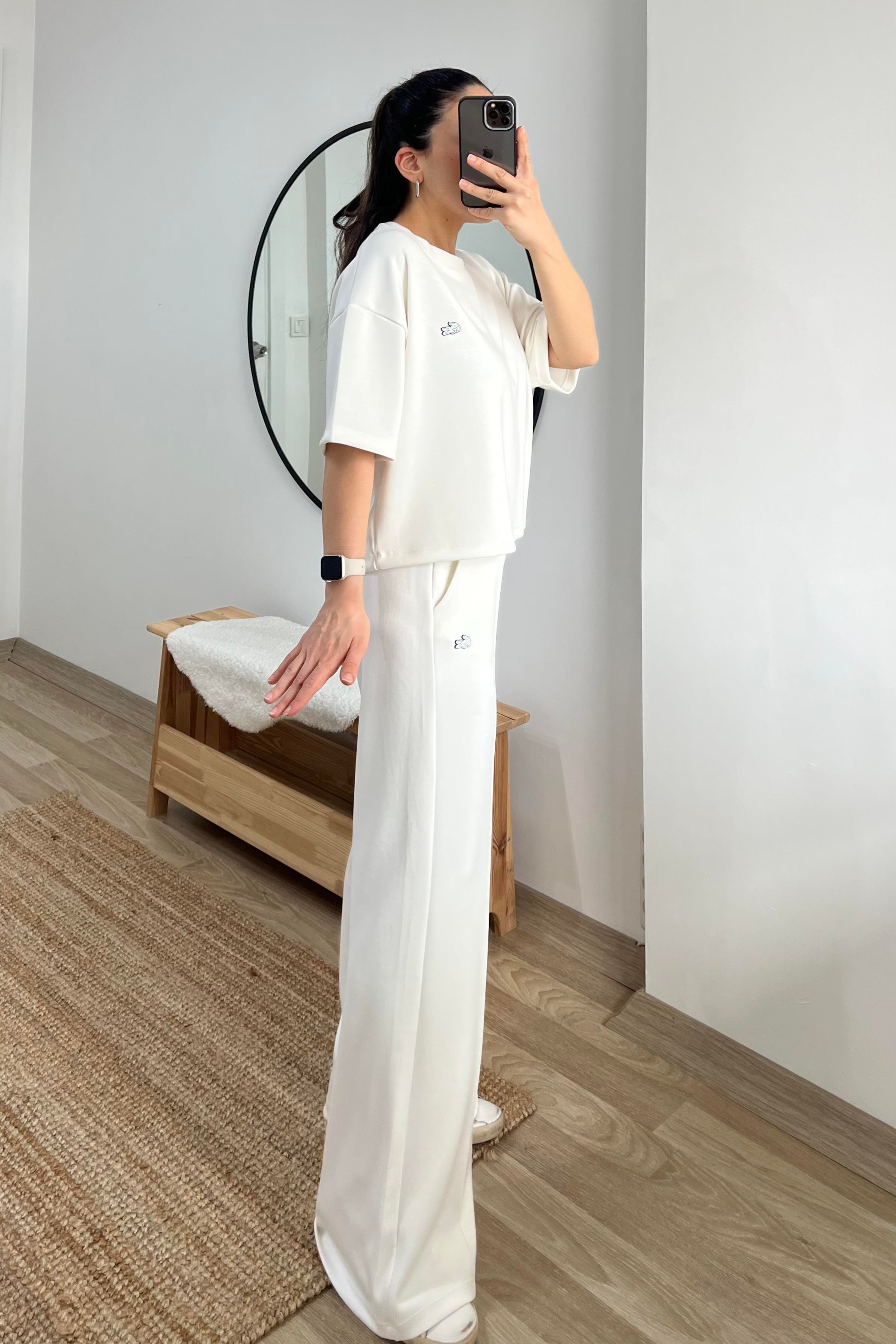 Beyaz Modal Eşofman Takımı uygun fiyatlarda www.butikhola.com adresinde
