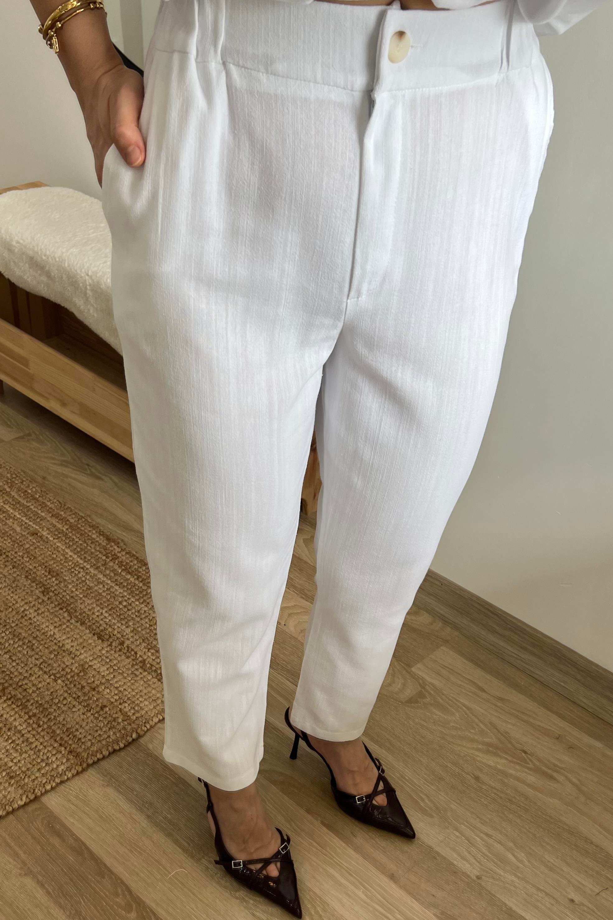 Beyaz Omuzu Burmalı Keten Bluz Takım uygun fiyatlarda www.butikhola.com adresinde