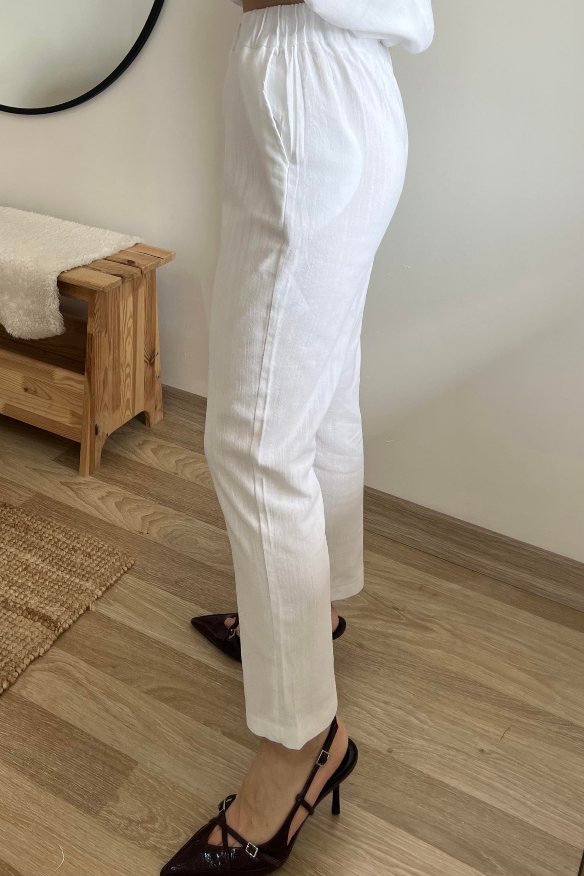 Beyaz Omuzu Burmalı Keten Bluz Takım uygun fiyatlarda www.butikhola.com adresinde