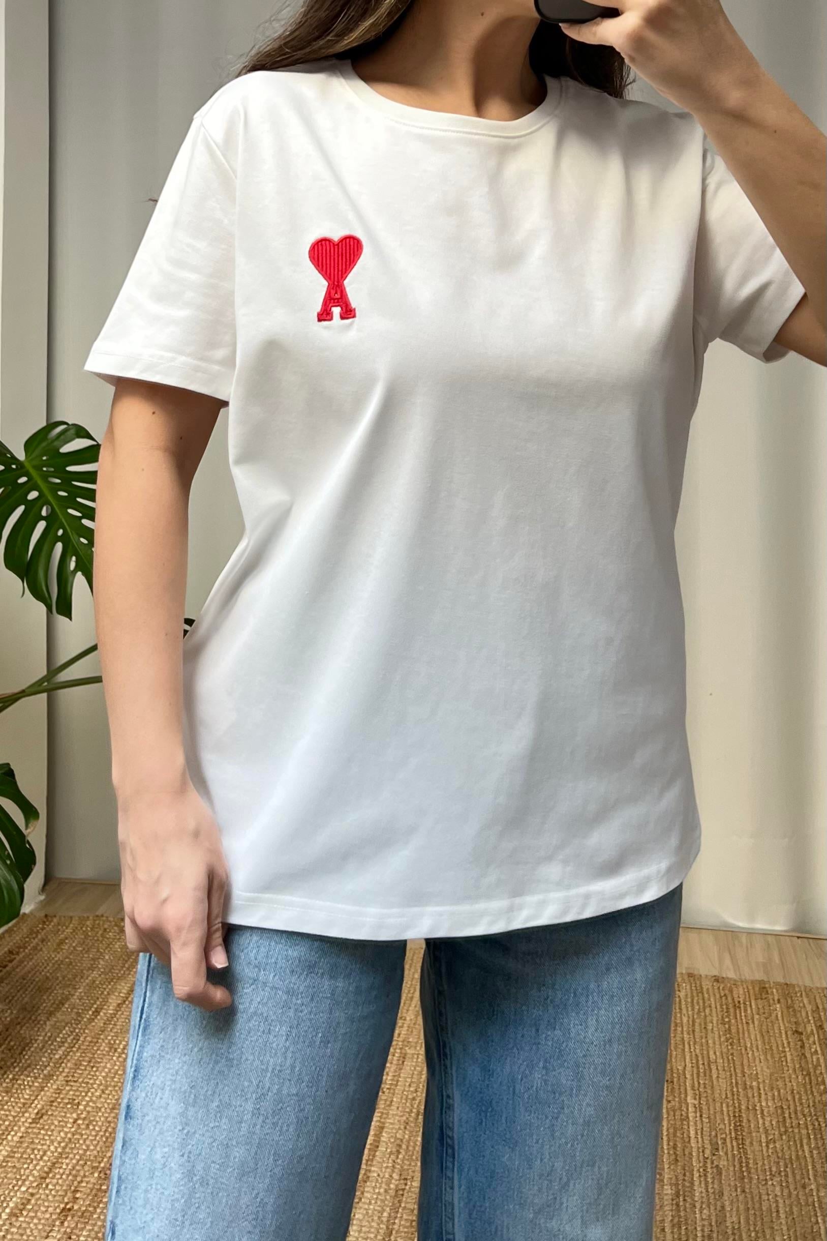Beyaz Tok Dokulu Harf Nakışlı Tshirt uygun fiyatlarda www.butikhola.com adresinde
