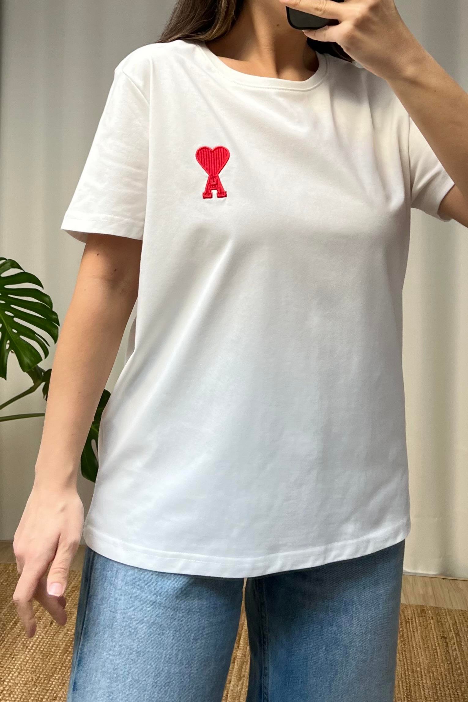 Beyaz Tok Dokulu Harf Nakışlı Tshirt uygun fiyatlarda www.butikhola.com adresinde