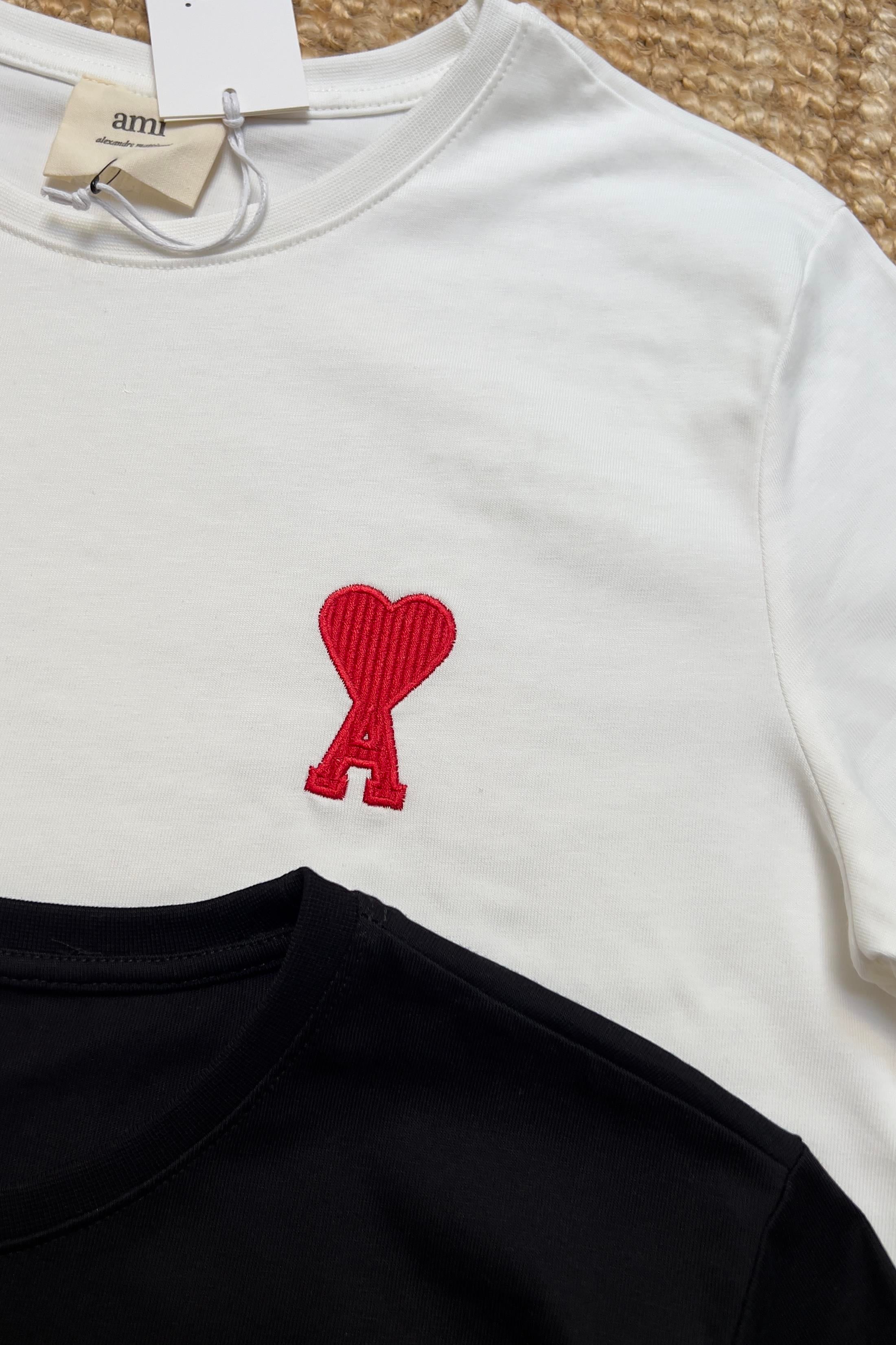 Beyaz Tok Dokulu Harf Nakışlı Tshirt uygun fiyatlarda www.butikhola.com adresinde