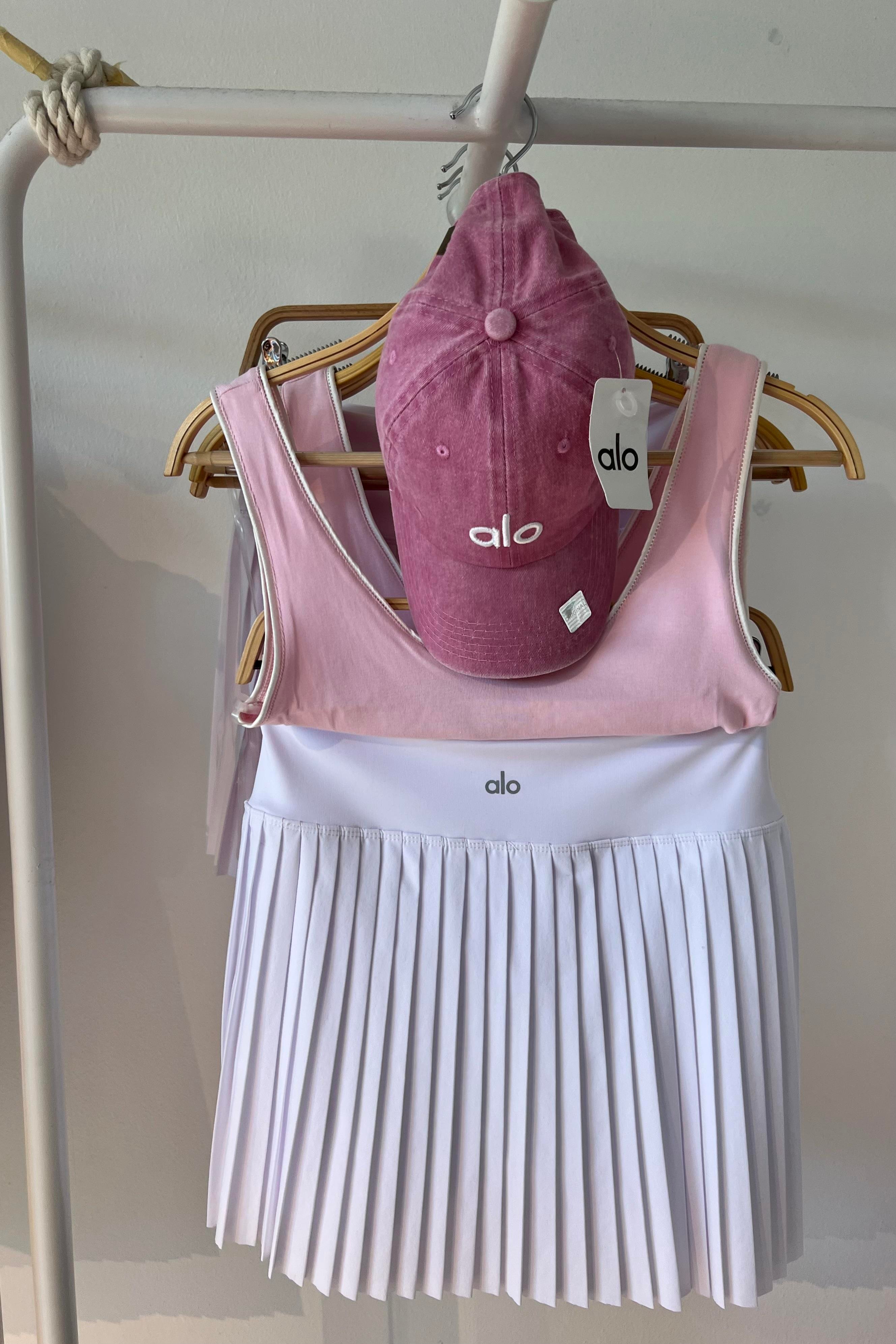 Beyaz Trn Pileli Şort Etek uygun fiyatlarda www.butikhola.com adresinde