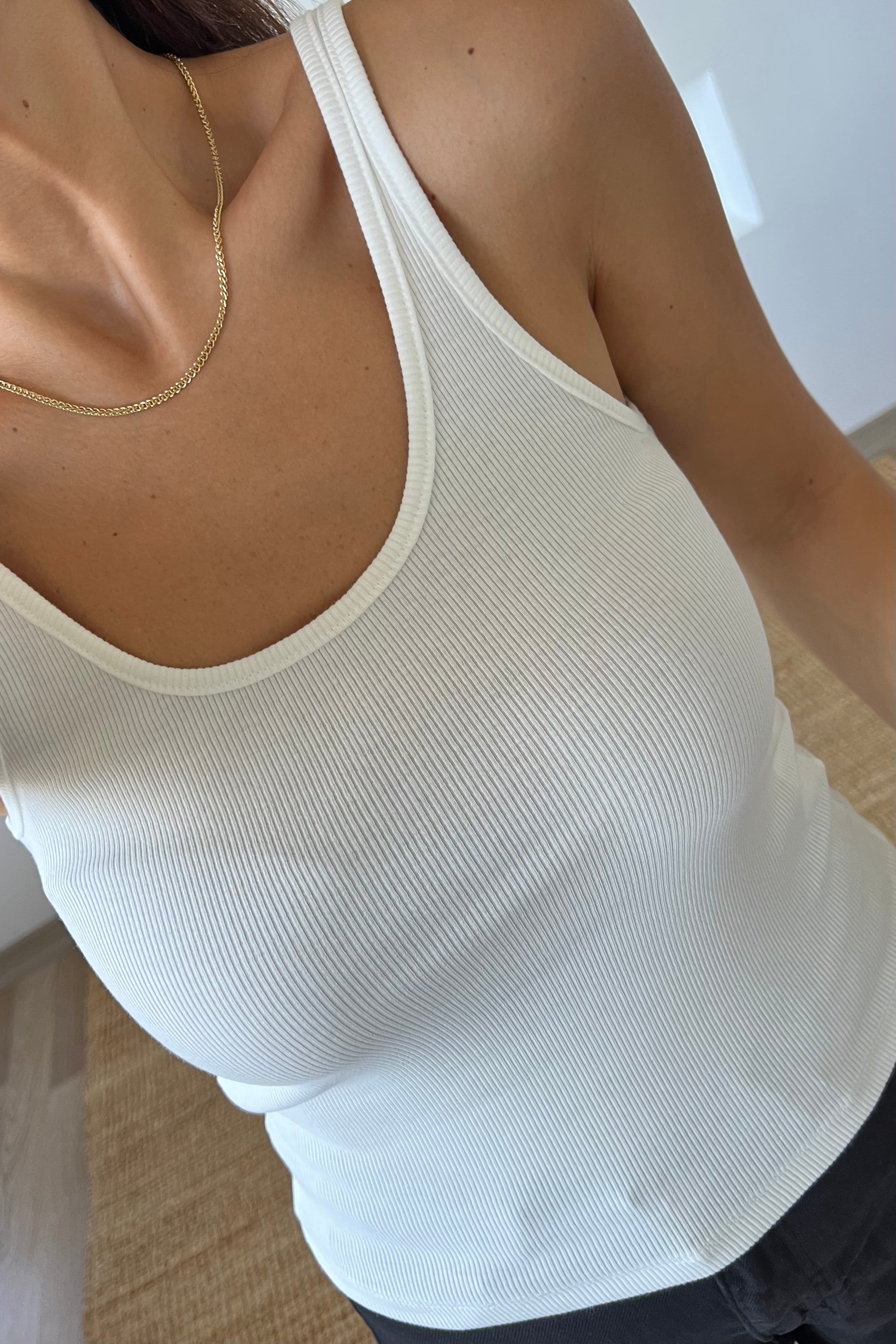 Beyaz U Yaka Askılı Fitilli Atlet uygun fiyatlarda www.butikhola.com adresinde