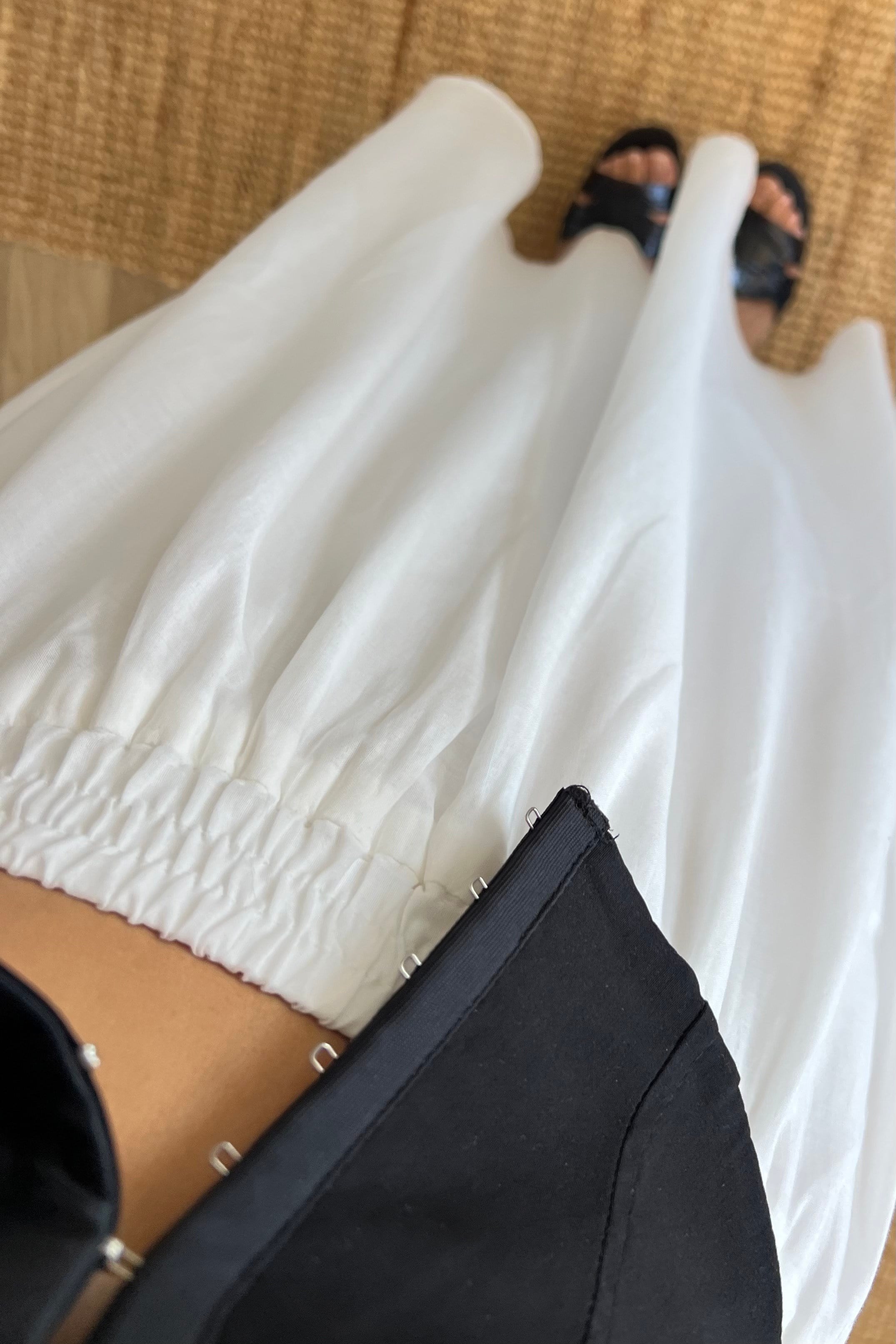 Beyaz Uzun Astarlı Beli Lastikli Etek uygun fiyatlarda www.butikhola.com adresinde