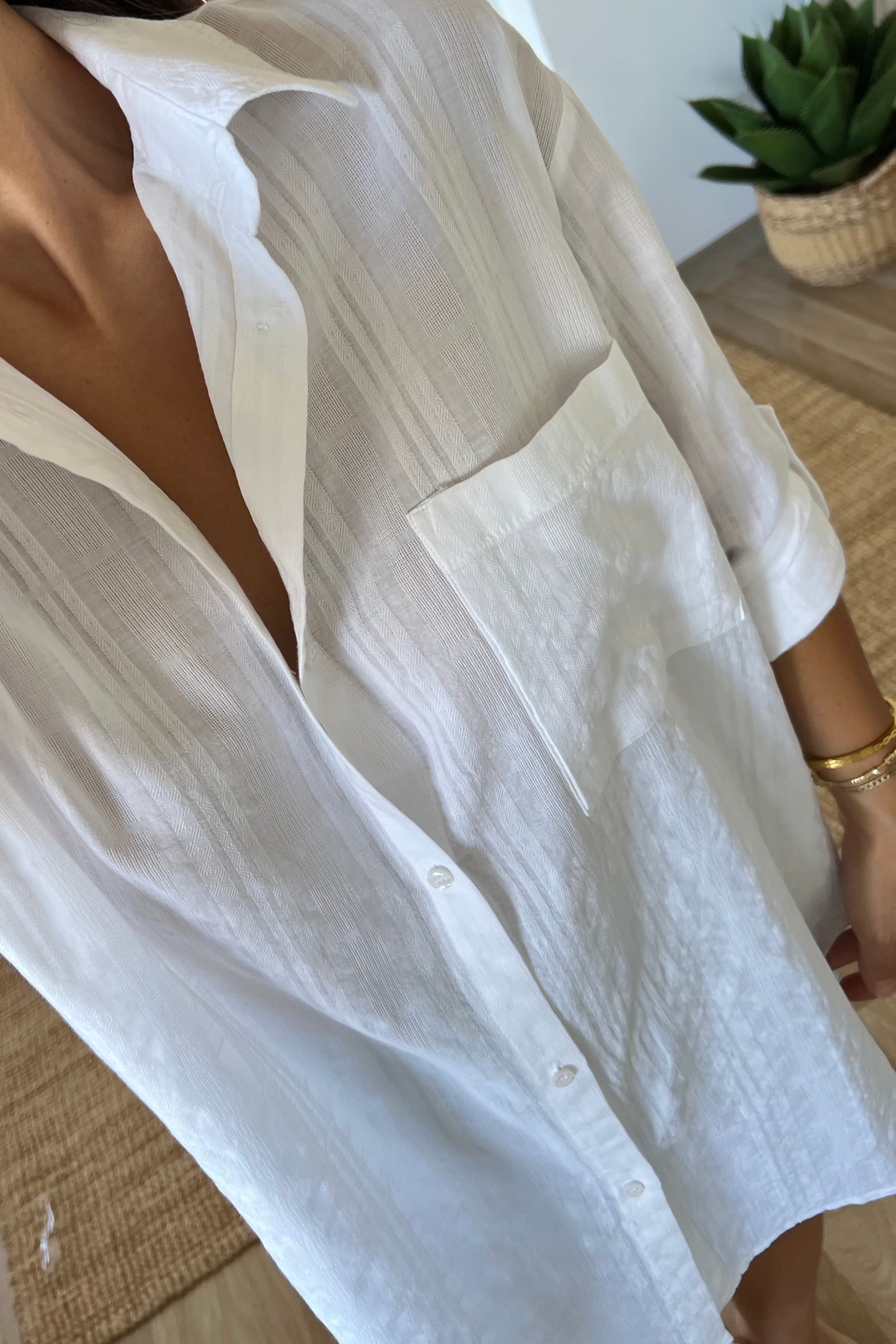 Beyaz Uzun Dokulu Gömlek uygun fiyatlarda www.butikhola.com adresinde