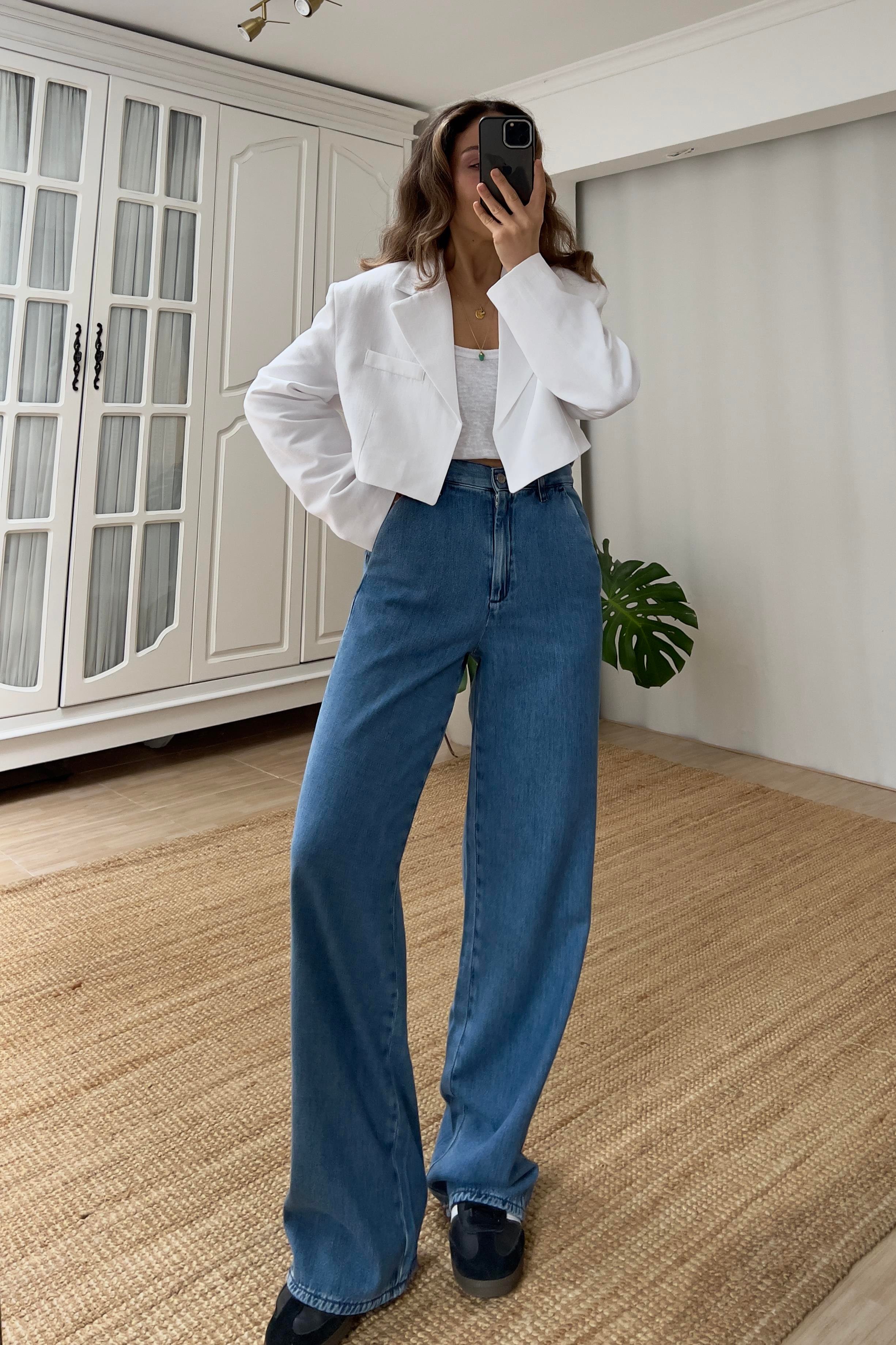 Beyaz Vatkalı Crop Keten Ceket uygun fiyatlarda www.butikhola.com adresinde
