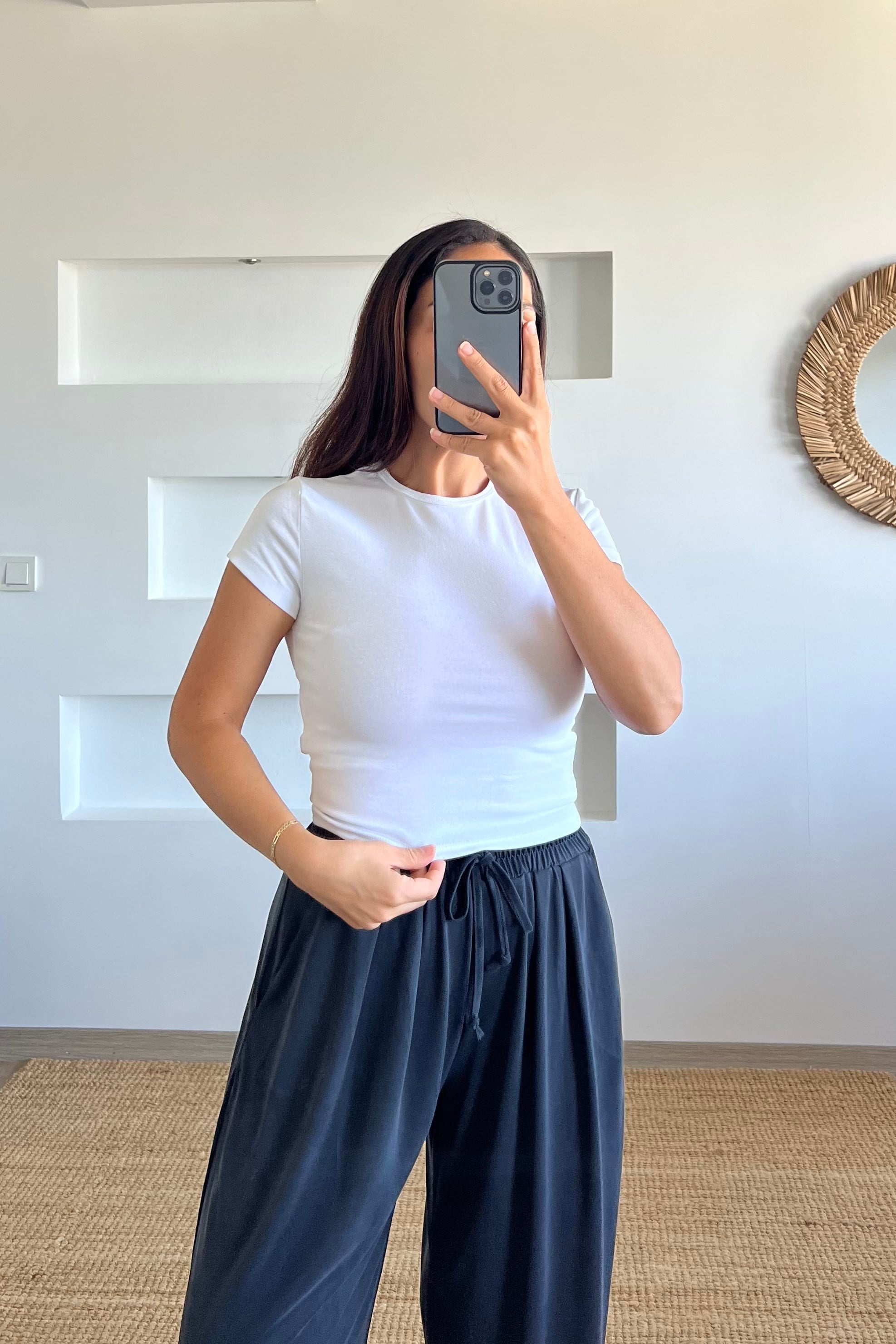 Beyaz Yumuşak Dokulu Basic Tshirt uygun fiyatlarda www.butikhola.com adresinde