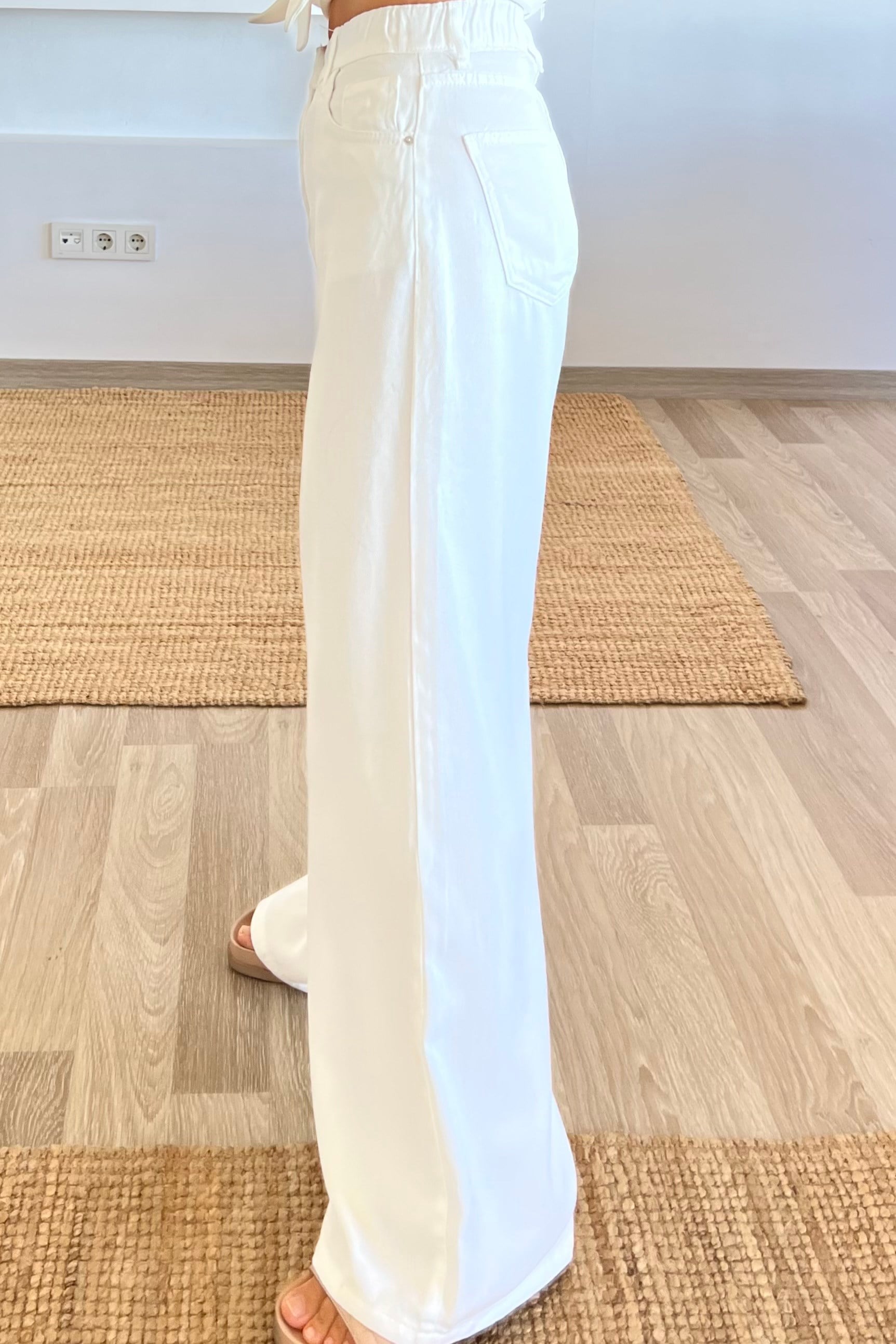 Beyaz Yumuşak Dokulu Beli Lastikli Jean uygun fiyatlarda www.butikhola.com adresinde