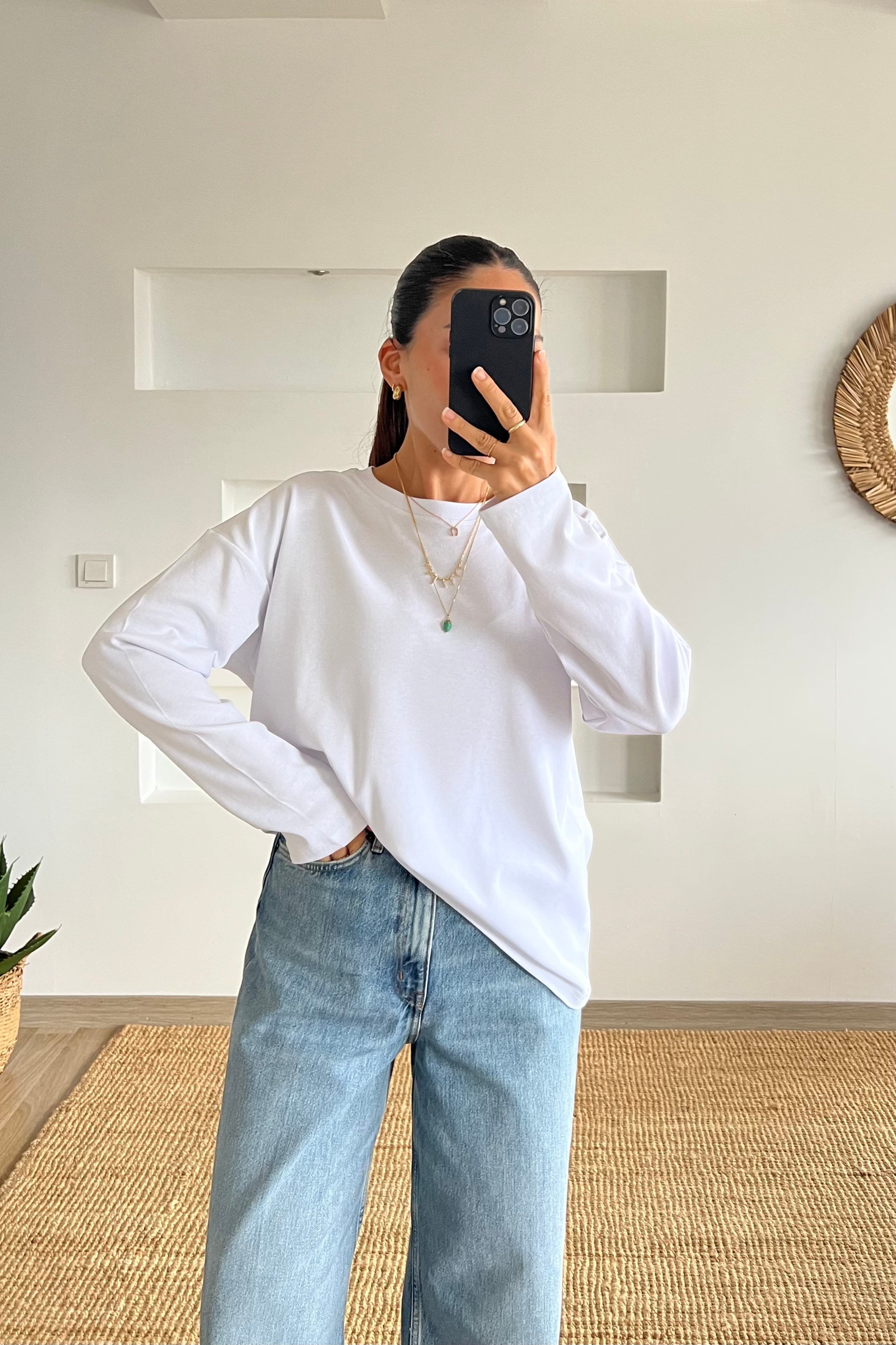 Beyaz Yumuşak Dokulu Uzun Kollu Sweat uygun fiyatlarda www.butikhola.com adresinde