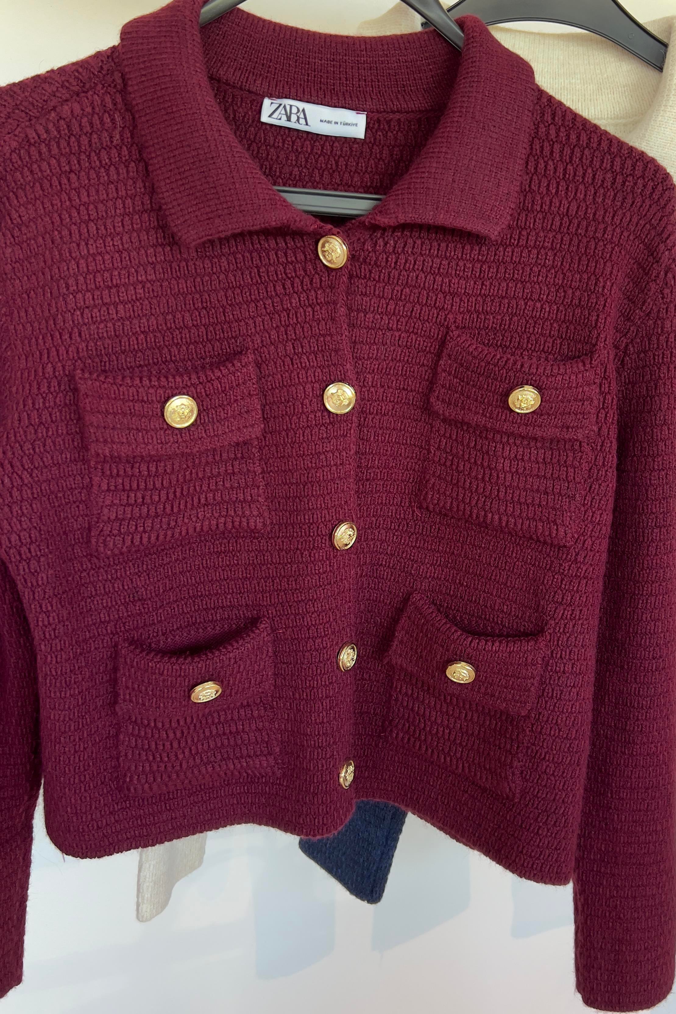 Bordo Cepli ve Gold Düğme Detaylı Hırka  uygun fiyatlarda www.butikhola.com adresinde