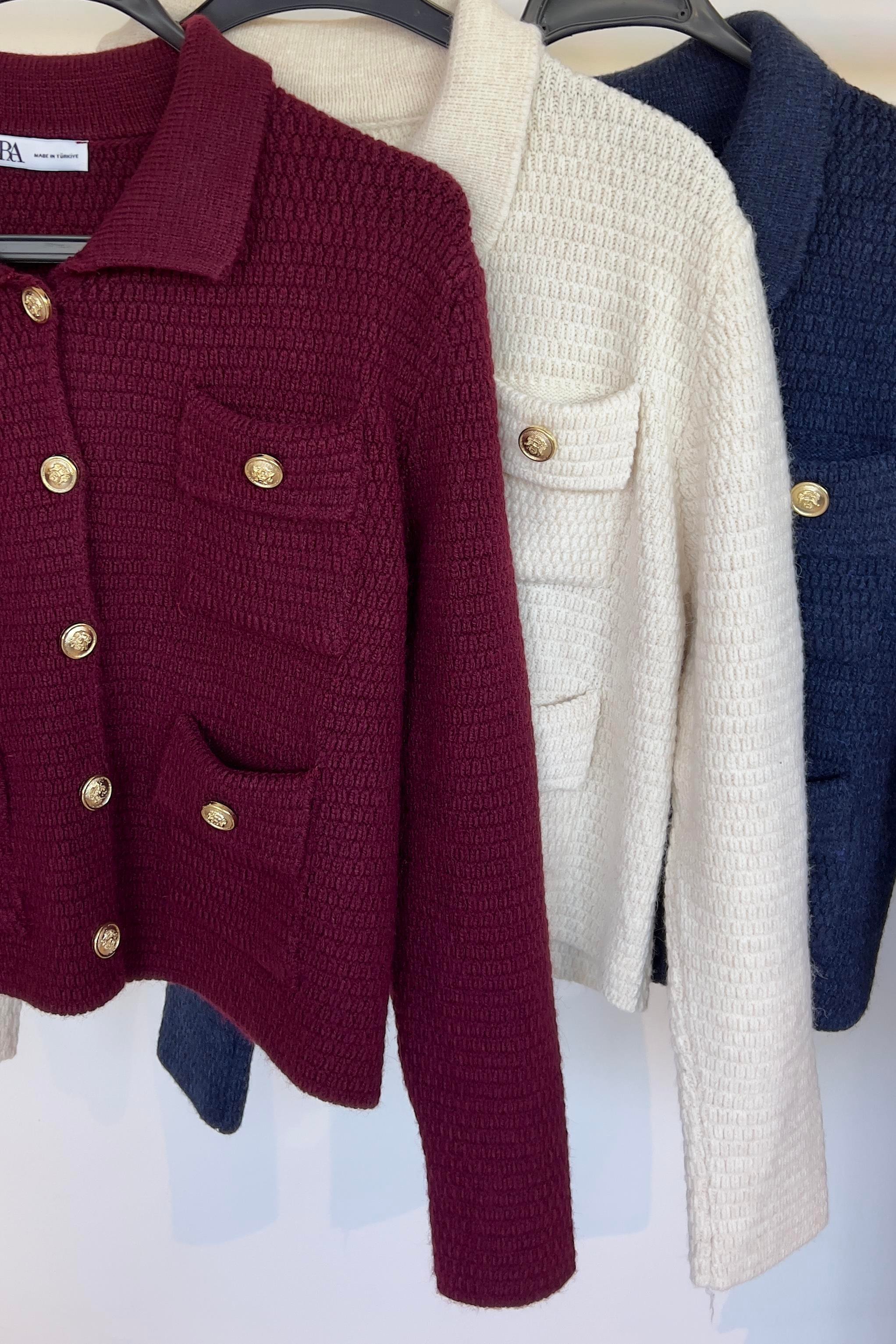 Bordo Cepli ve Gold Düğme Detaylı Hırka  uygun fiyatlarda www.butikhola.com adresinde