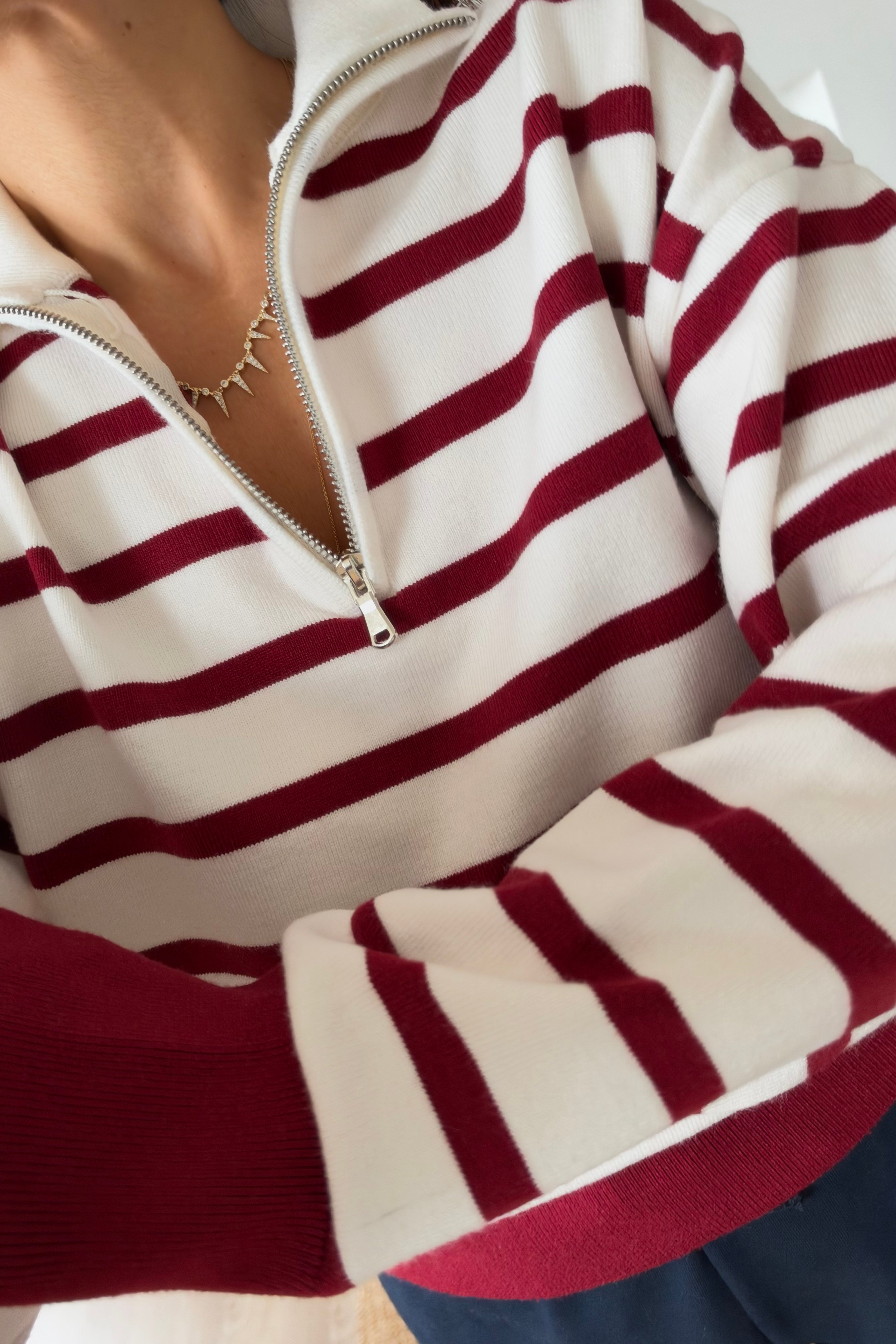 Bordo Çizgili Yarım Fermuarlı Dik Yaka Kazak uygun fiyatlarda www.butikhola.com adresinde