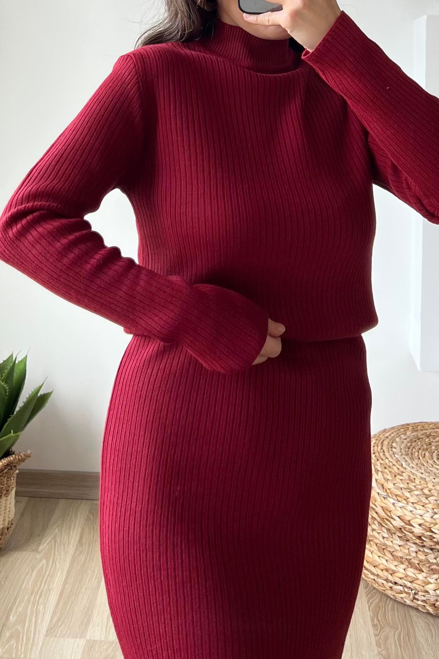 Bordo Dik Yaka Yırtmaç Detaylı Triko Elbise uygun fiyatlarda www.butikhola.com adresinde