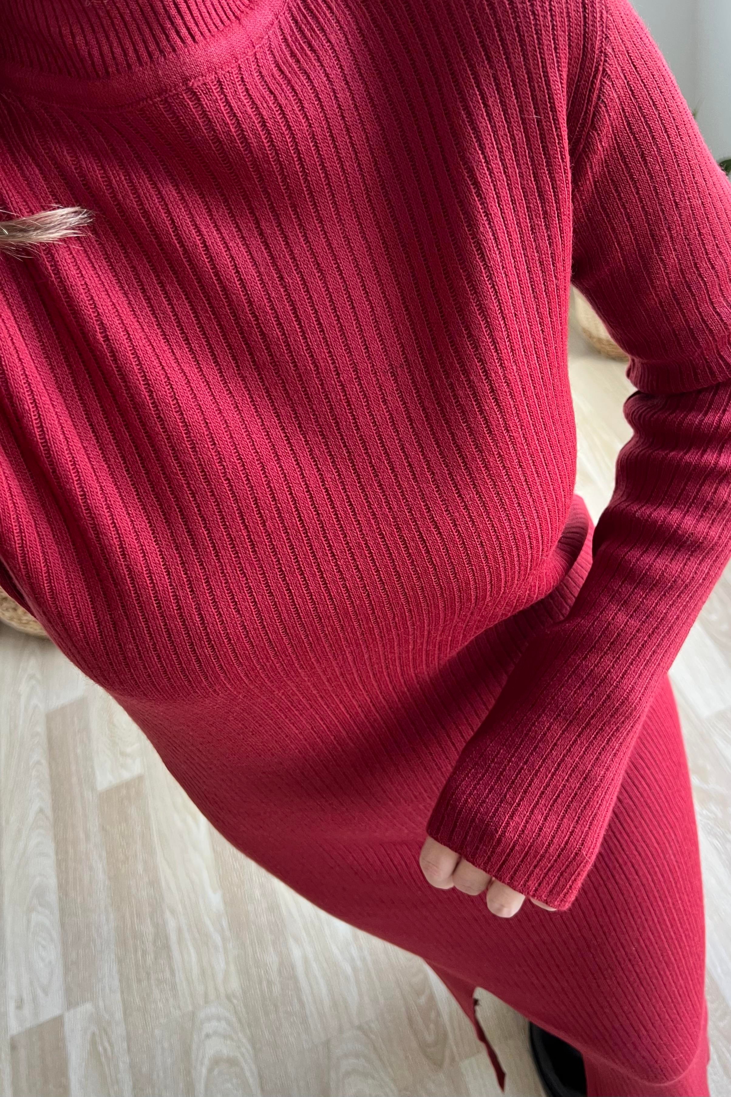 Bordo Dik Yaka Yırtmaç Detaylı Triko Elbise uygun fiyatlarda www.butikhola.com adresinde