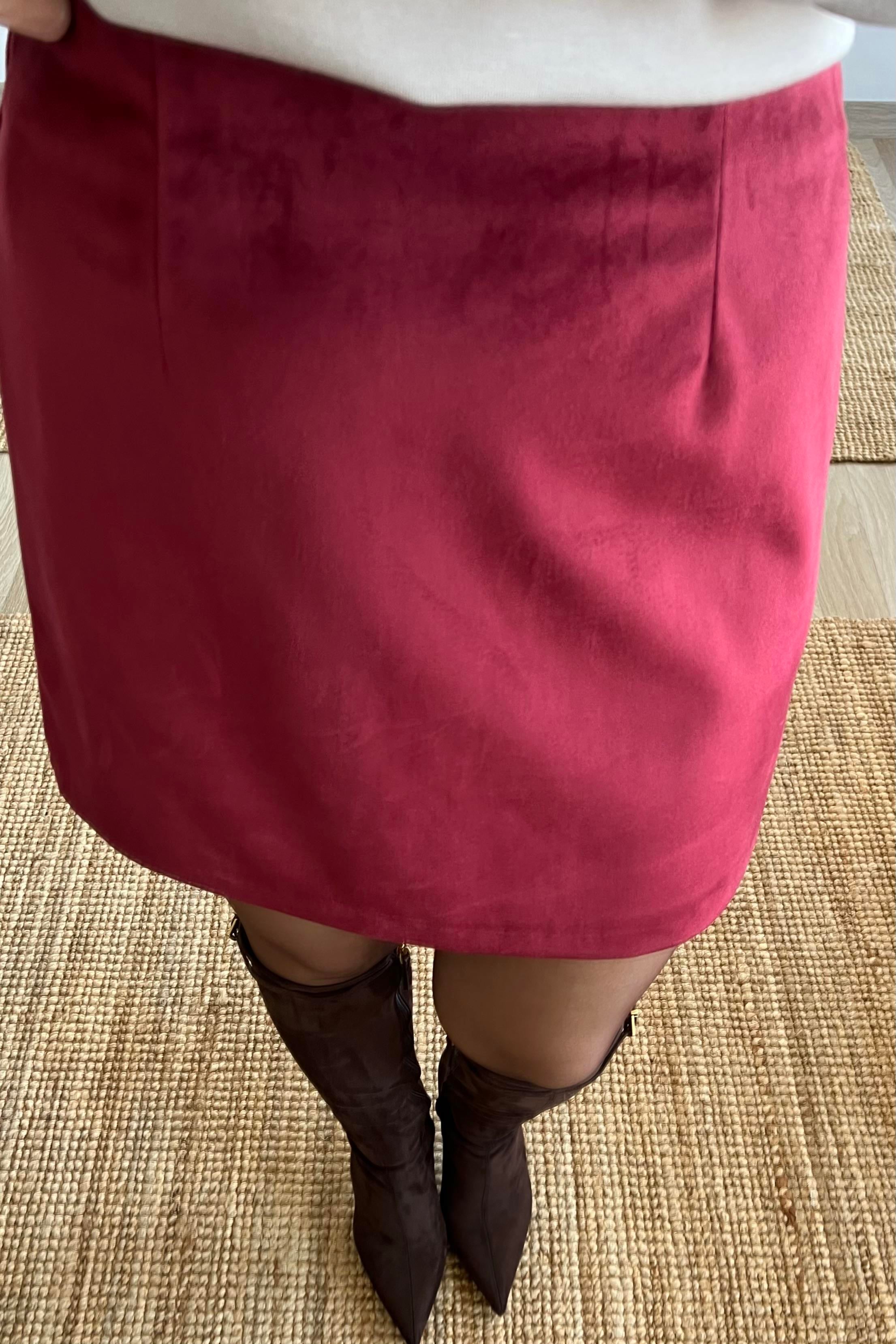 Bordo Kadife Mini Etek uygun fiyatlarda www.butikhola.com adresinde
