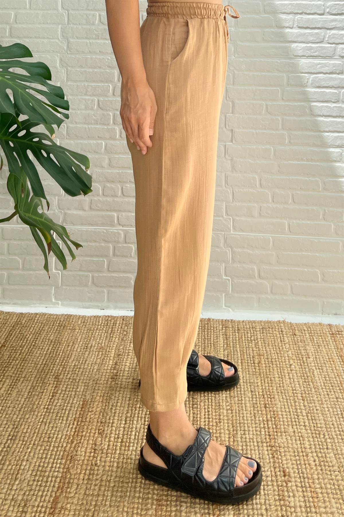 Camel Beli Lastikli Paçası Pileli Müslin Pantolon uygun fiyatlarda www.butikhola.com adresinde