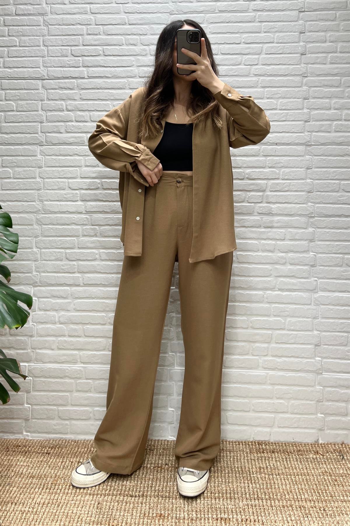 Camel Keten Sedef Düğmeli Gömlek Pantolon Takım uygun fiyatlarda www.butikhola.com adresinde