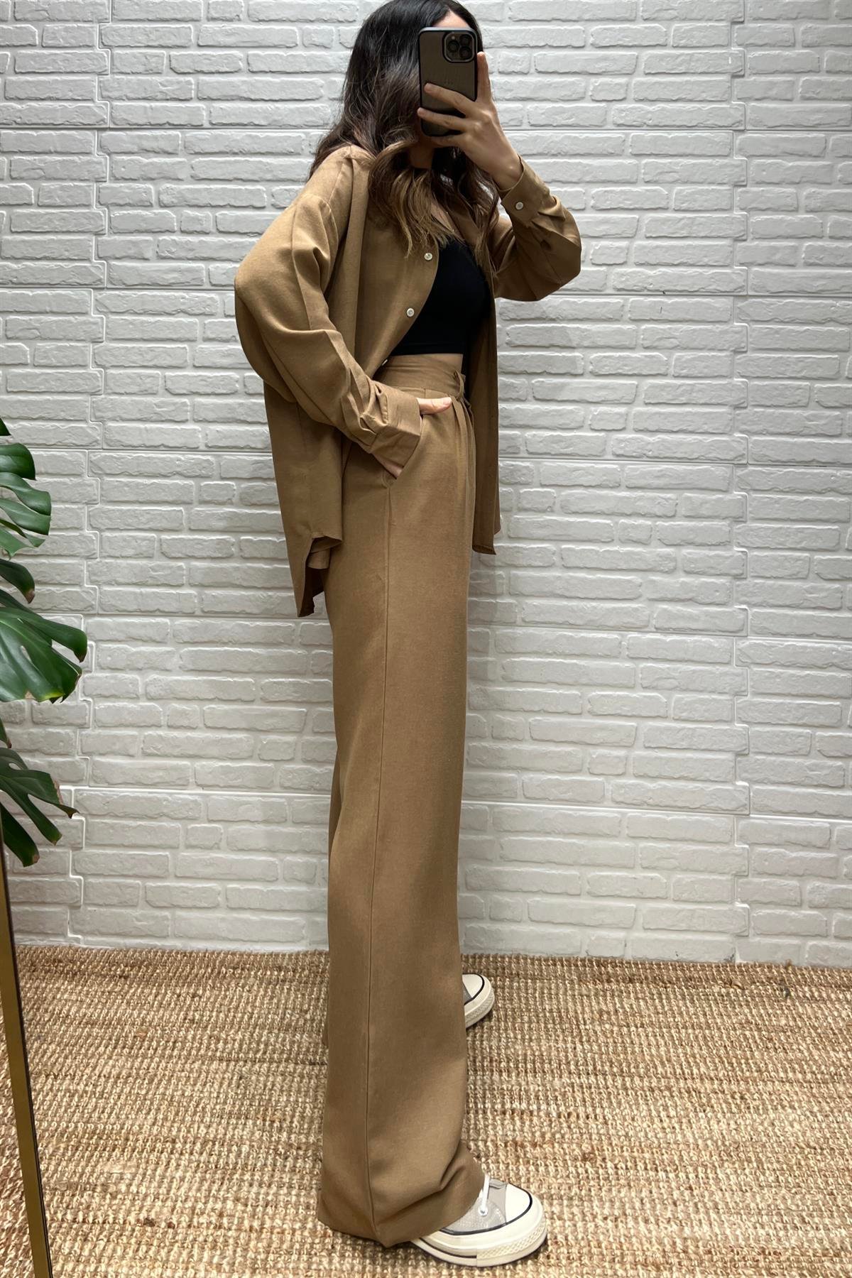 Camel Keten Sedef Düğmeli Gömlek Pantolon Takım uygun fiyatlarda www.butikhola.com adresinde