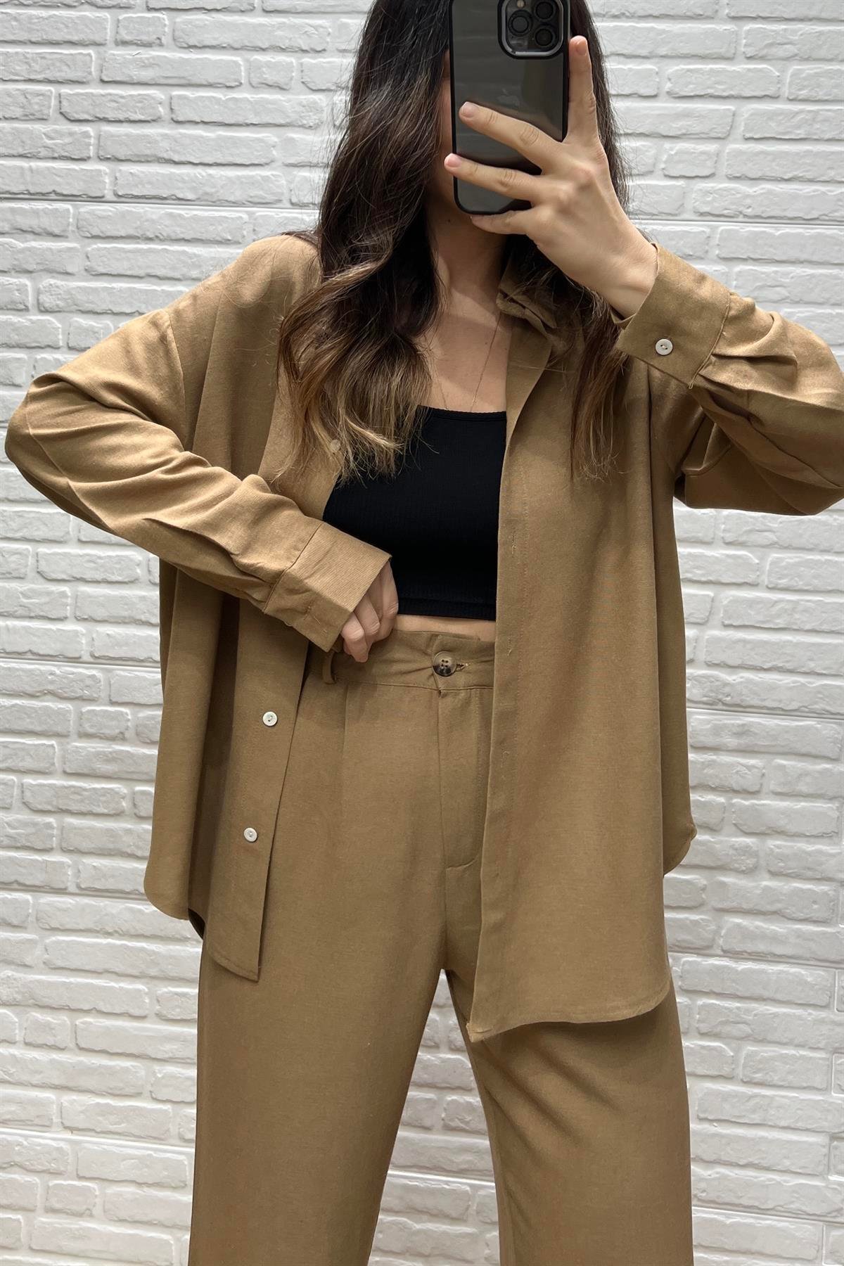 Camel Keten Sedef Düğmeli Gömlek Pantolon Takım uygun fiyatlarda www.butikhola.com adresinde