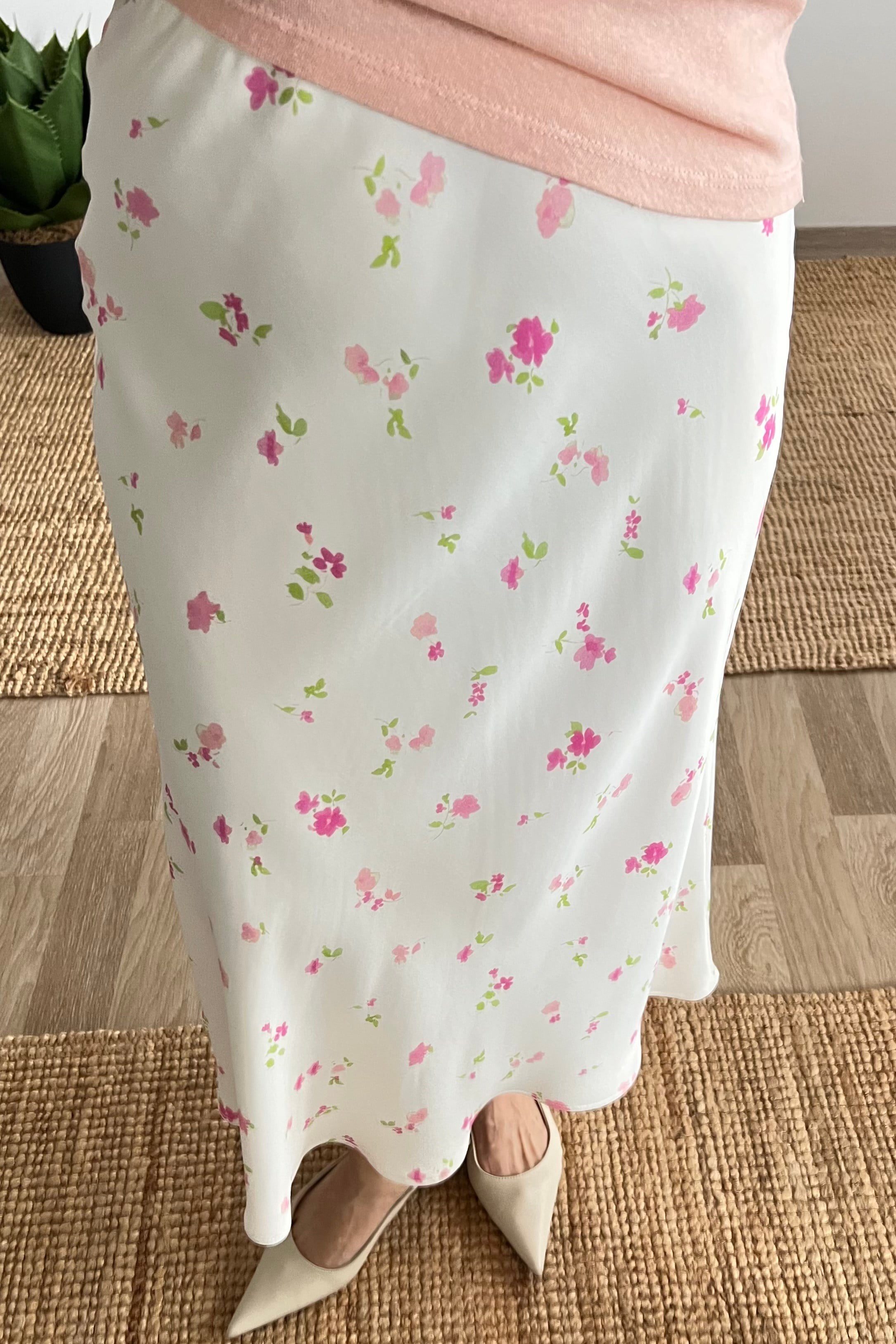 Çiçek Desenli Beli Lastikli Saten Etek uygun fiyatlarda www.butikhola.com adresinde