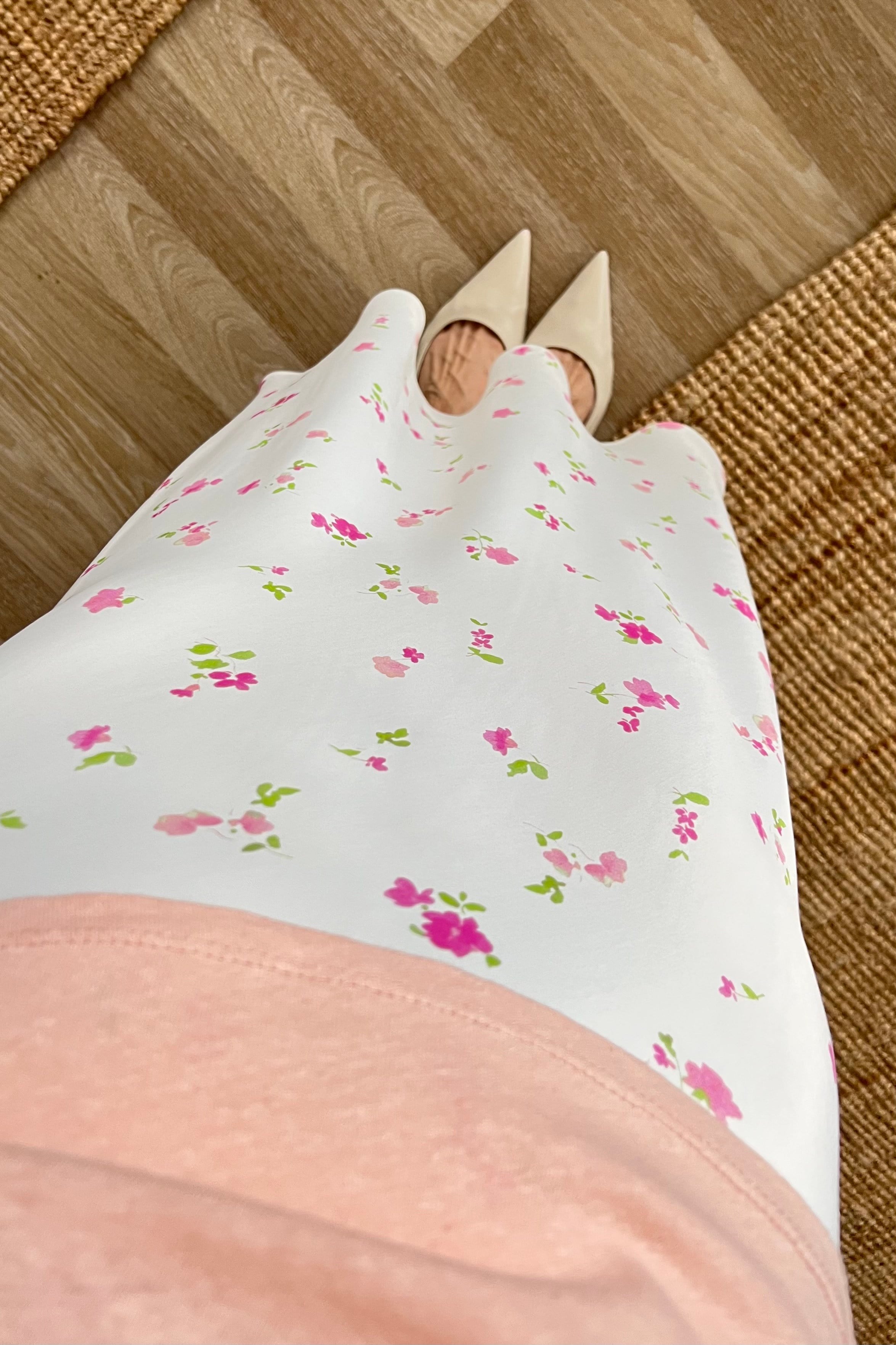 Çiçek Desenli Beli Lastikli Saten Etek uygun fiyatlarda www.butikhola.com adresinde