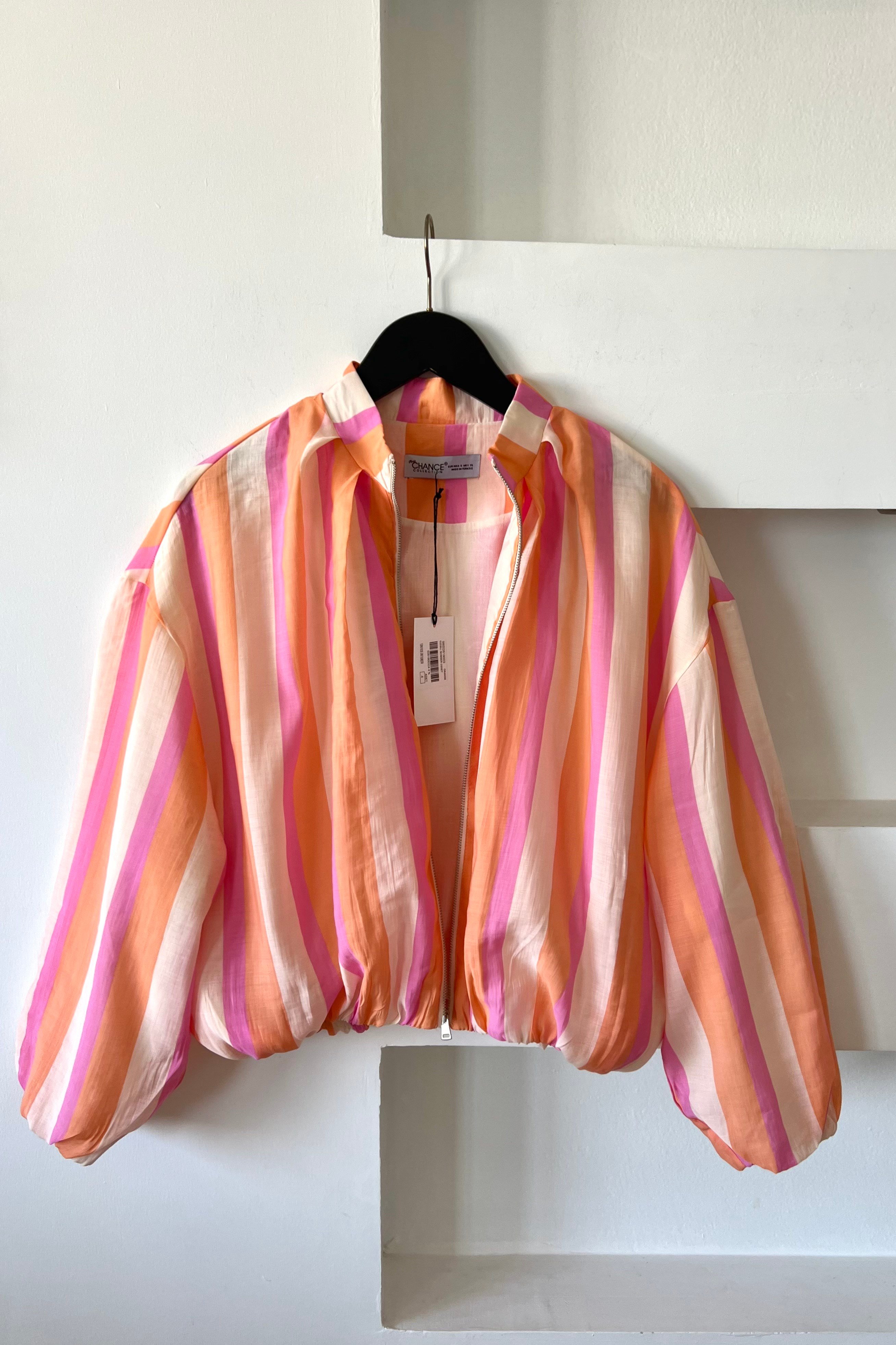 Çizgili Bomber Ceket uygun fiyatlarda www.butikhola.com adresinde