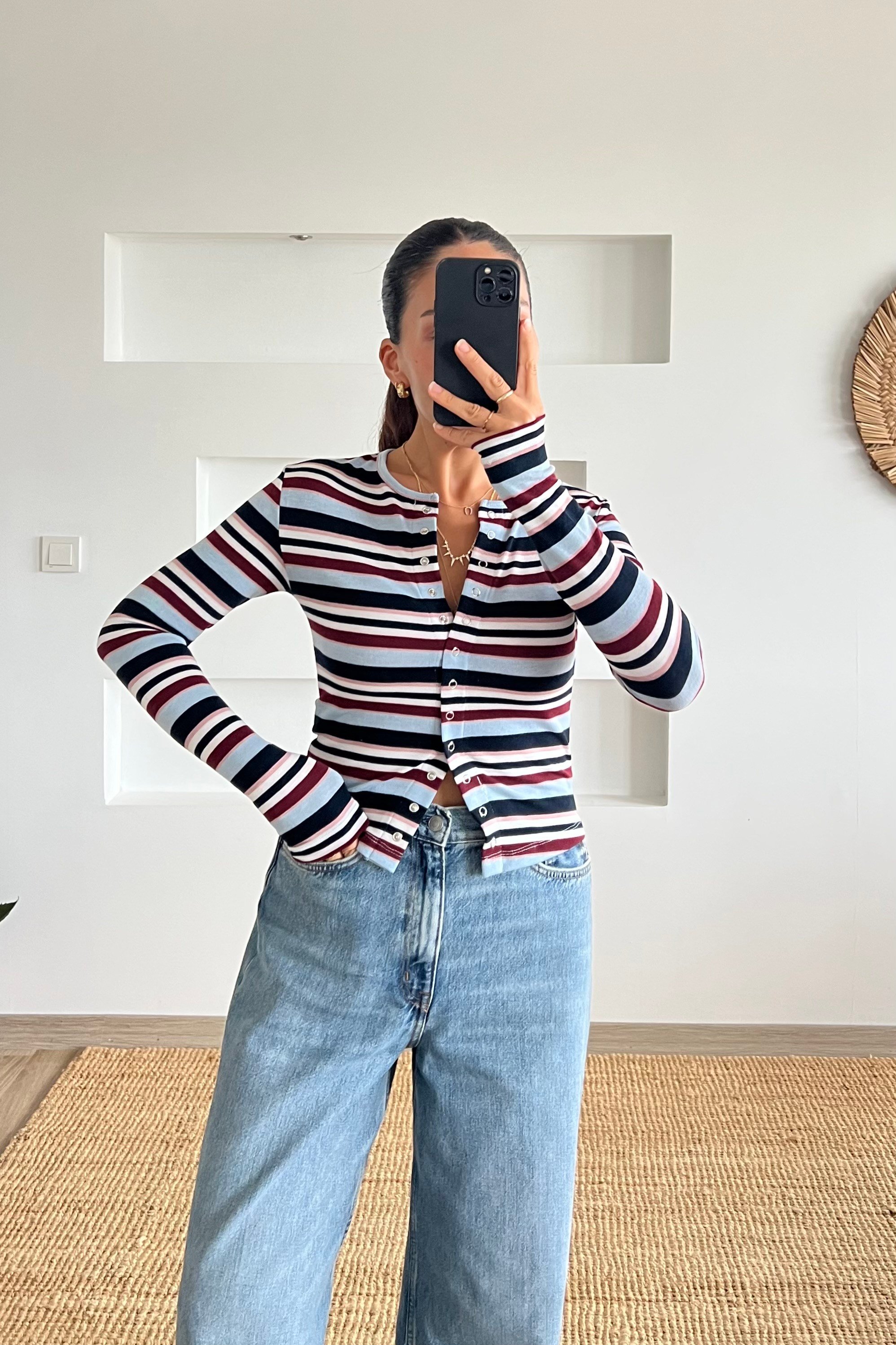 Çizgili Çıtçıtlı Uzun Kollu Bluz uygun fiyatlarda www.butikhola.com adresinde