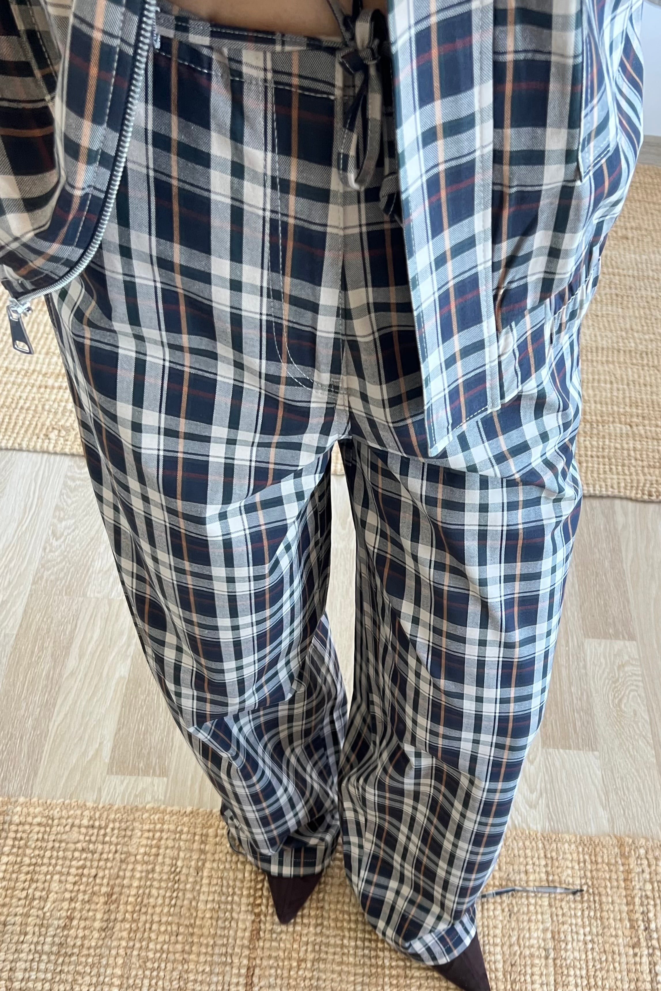Ekose Desenli Pantolon uygun fiyatlarda www.butikhola.com adresinde