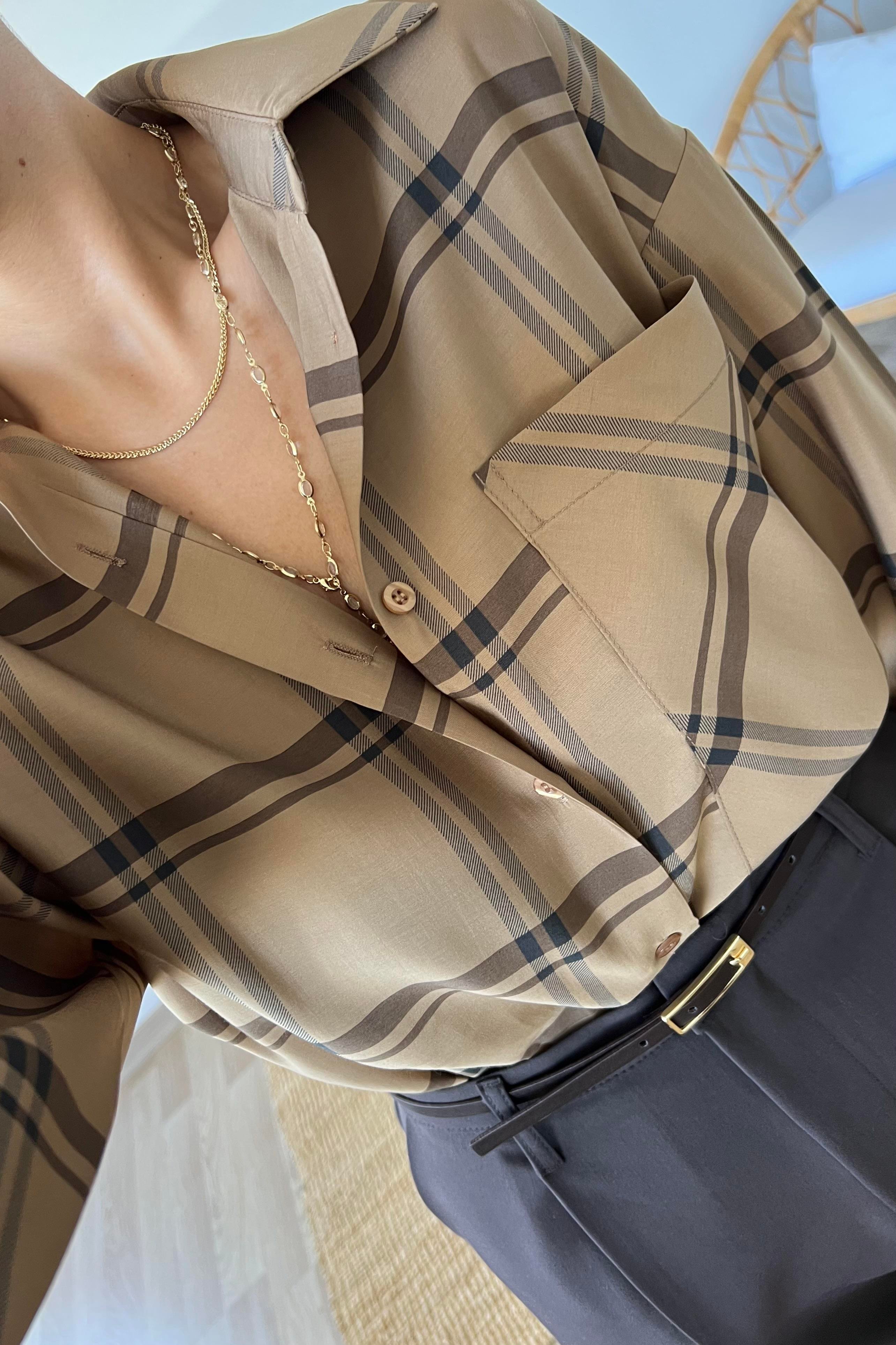 Ekoseli Büyük Cepli Gömlek uygun fiyatlarda www.butikhola.com adresinde