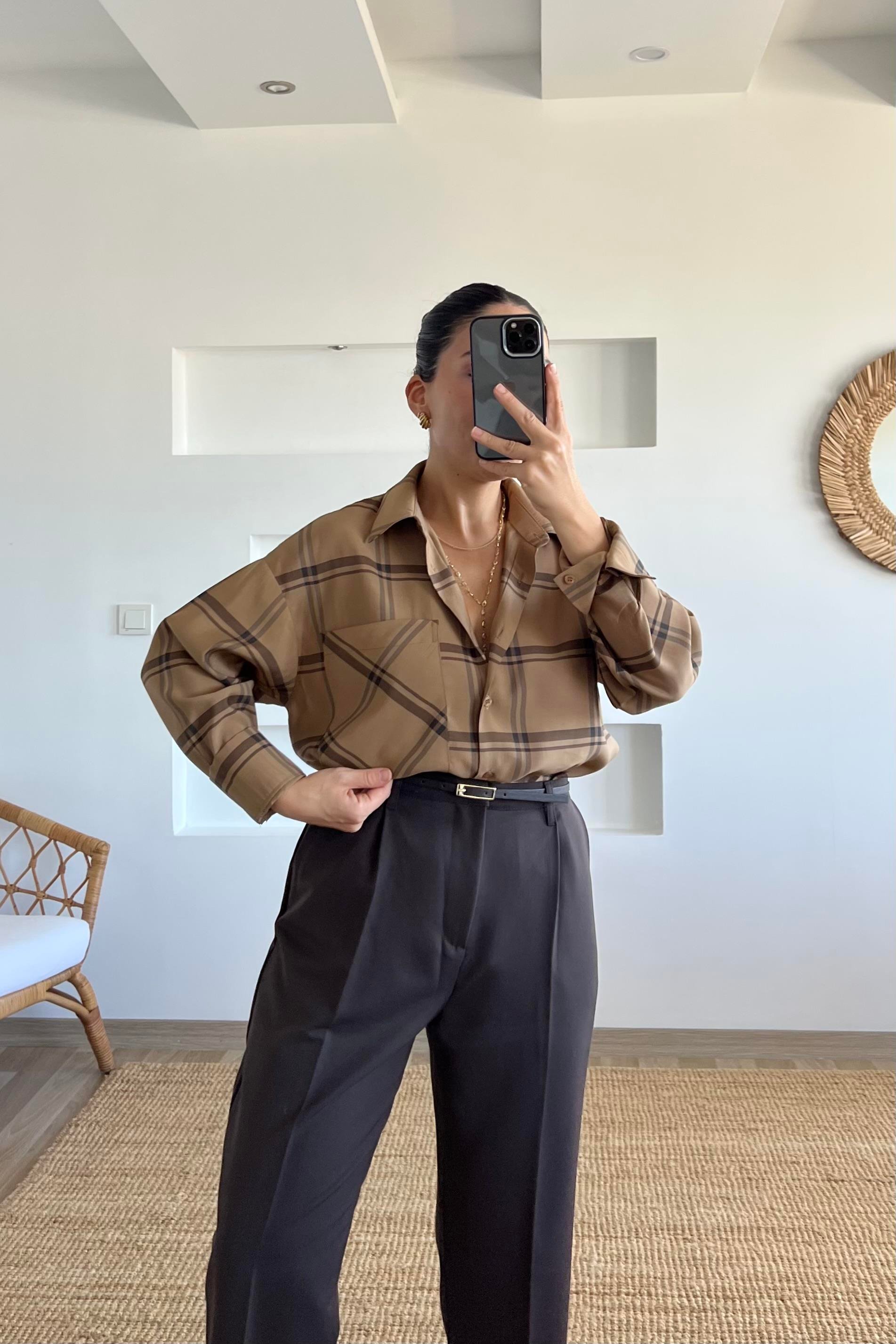 Ekoseli Büyük Cepli Gömlek uygun fiyatlarda www.butikhola.com adresinde